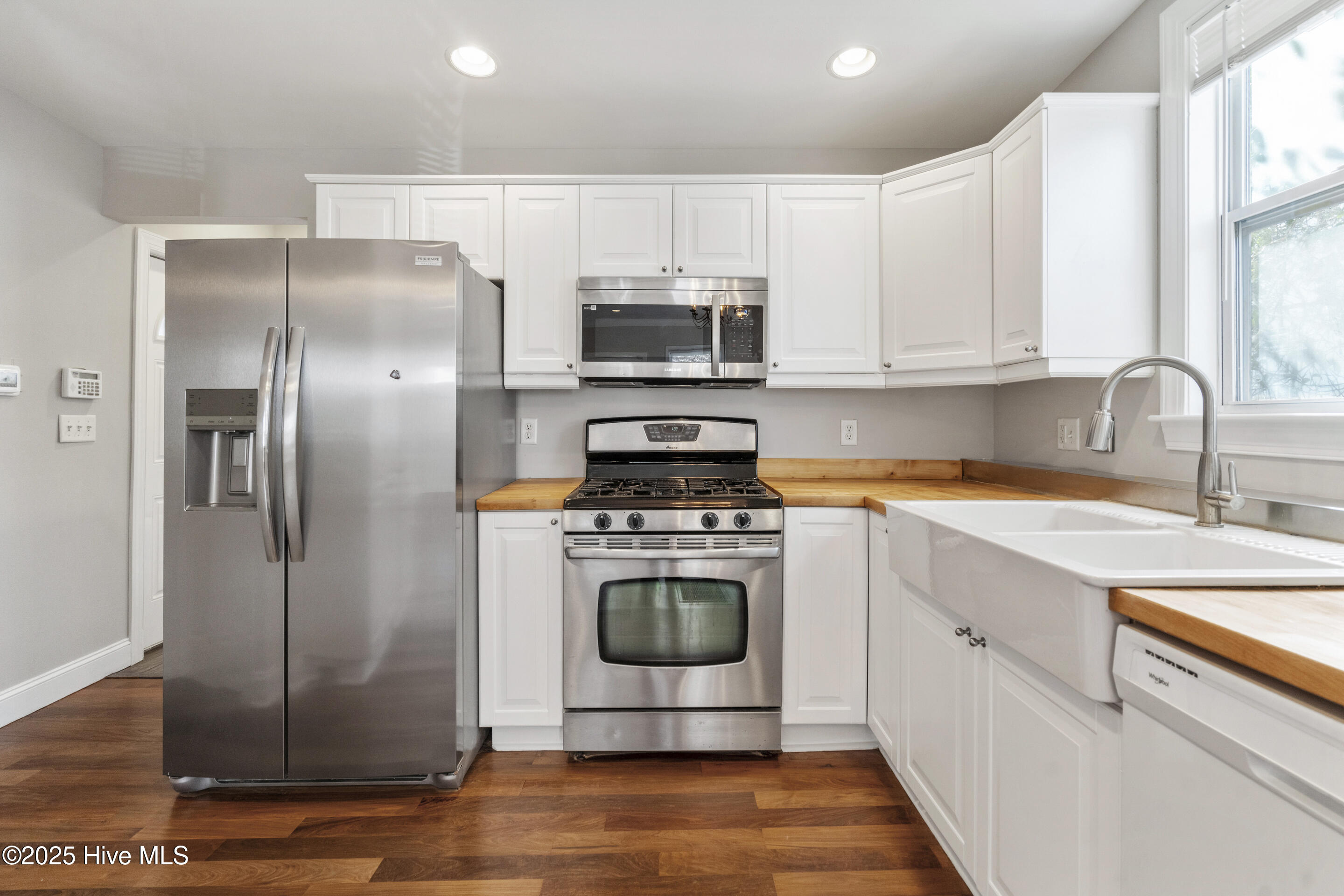 714 Ann Street Property Photo 11
