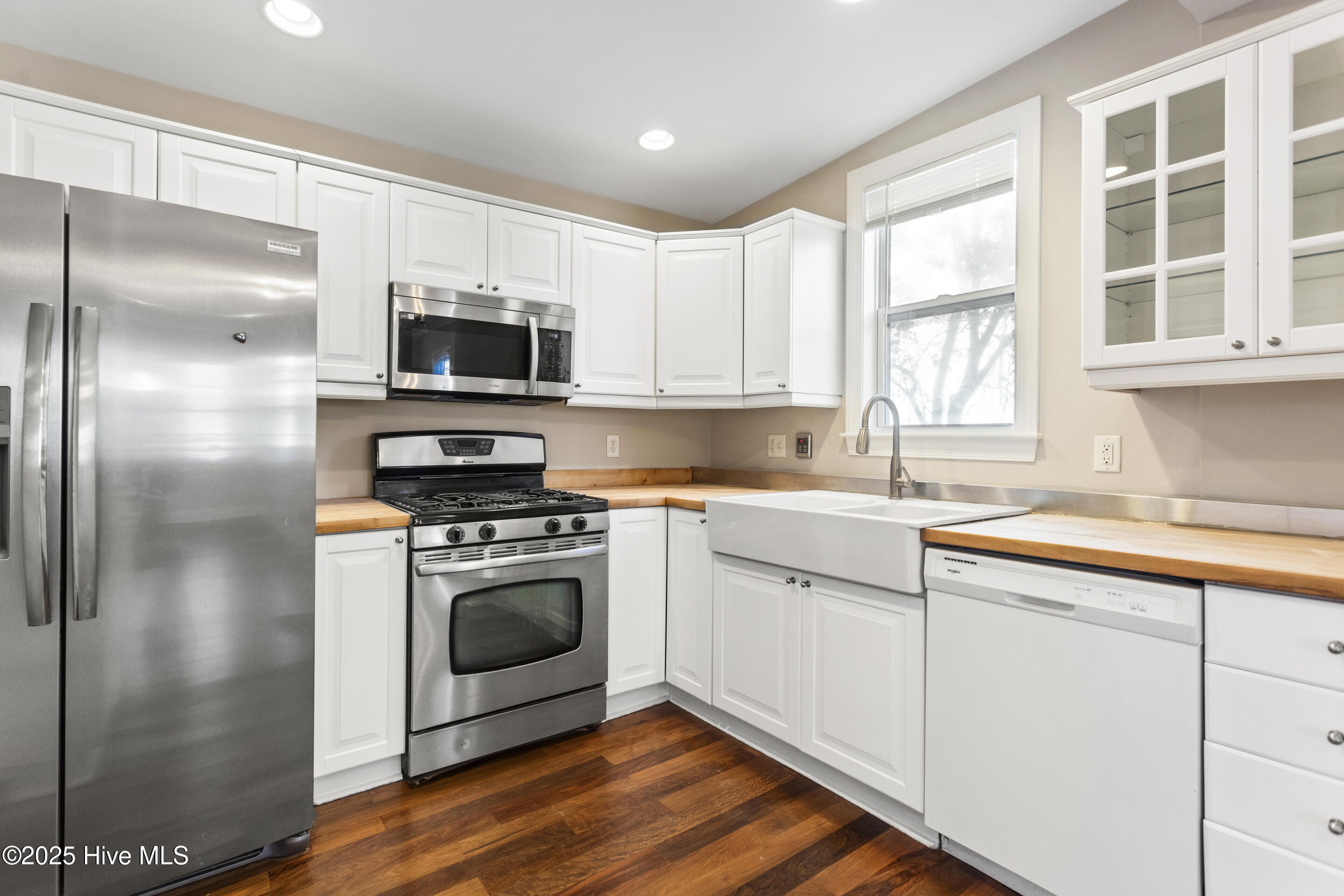 714 Ann Street Property Photo 12