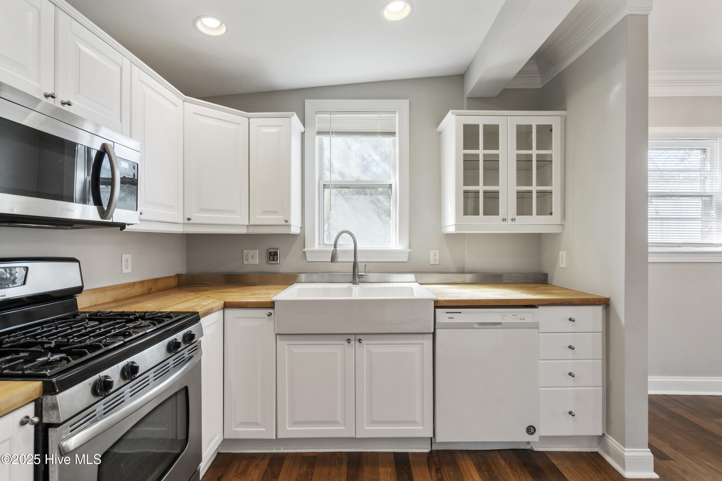 714 Ann Street Property Photo 13
