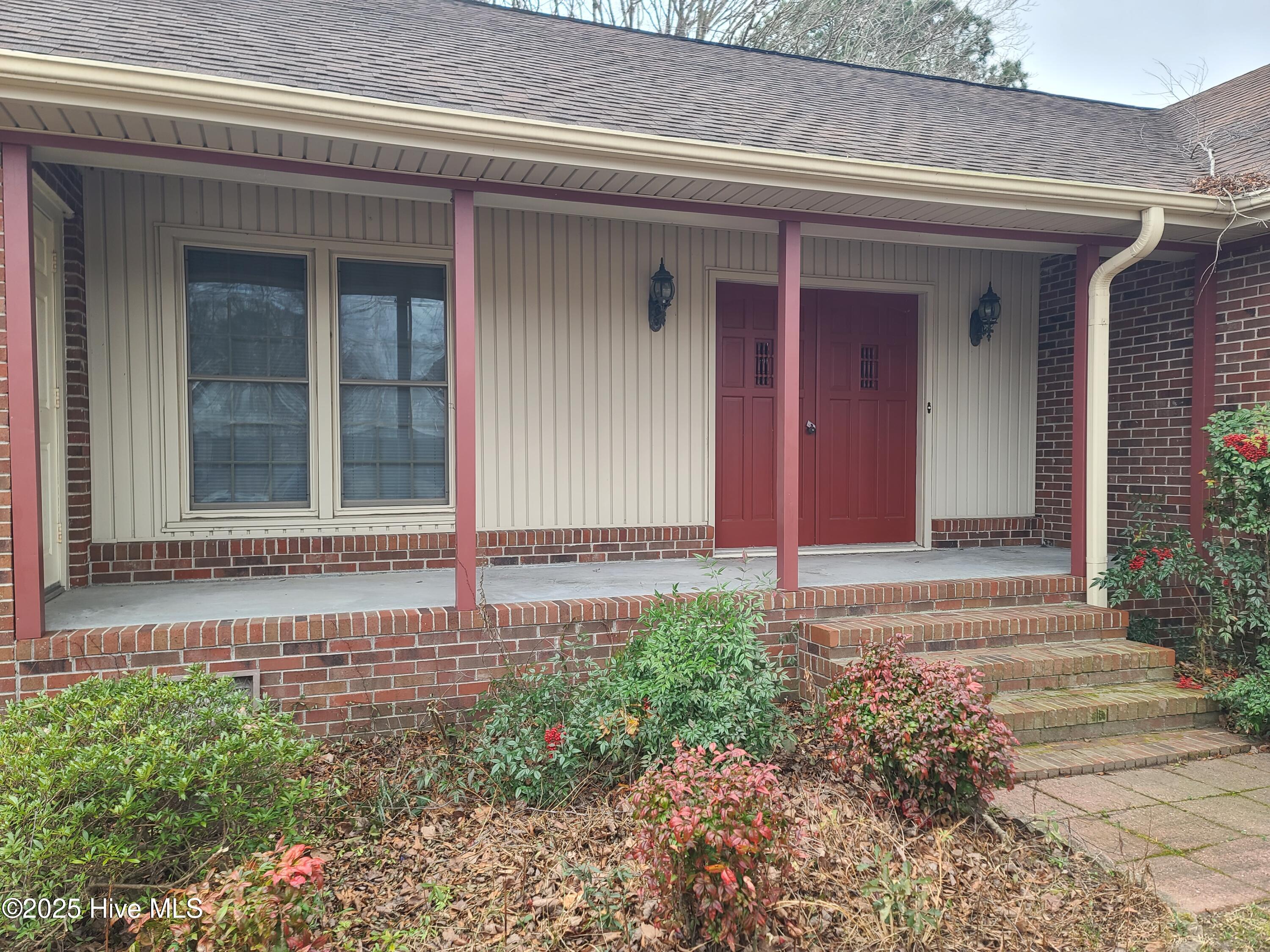 2011 Country Squire Road Property Photo 2