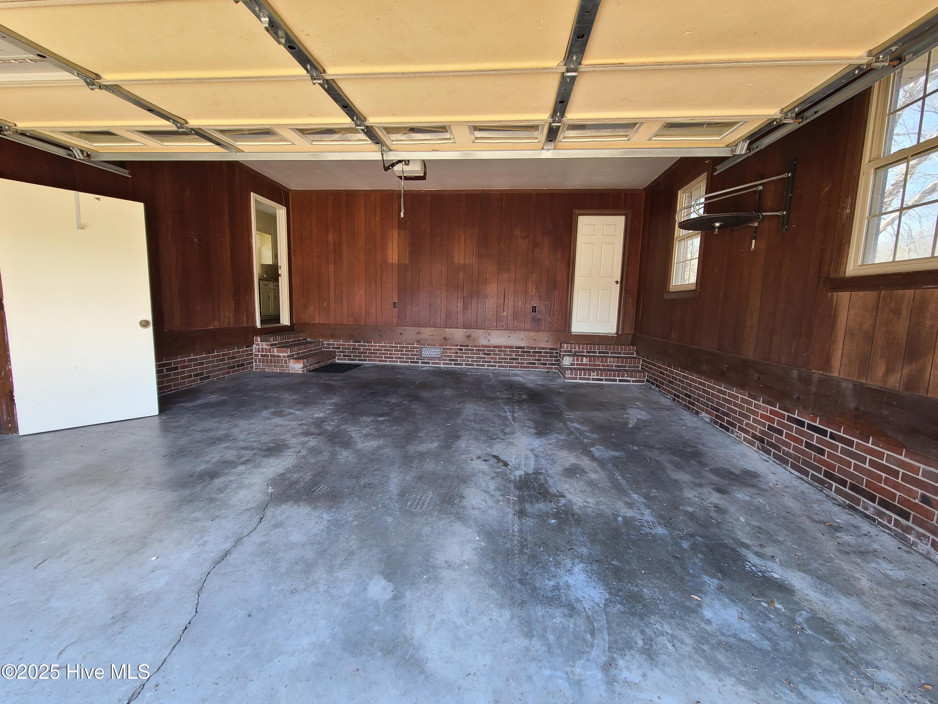2011 Country Squire Road Property Photo 5