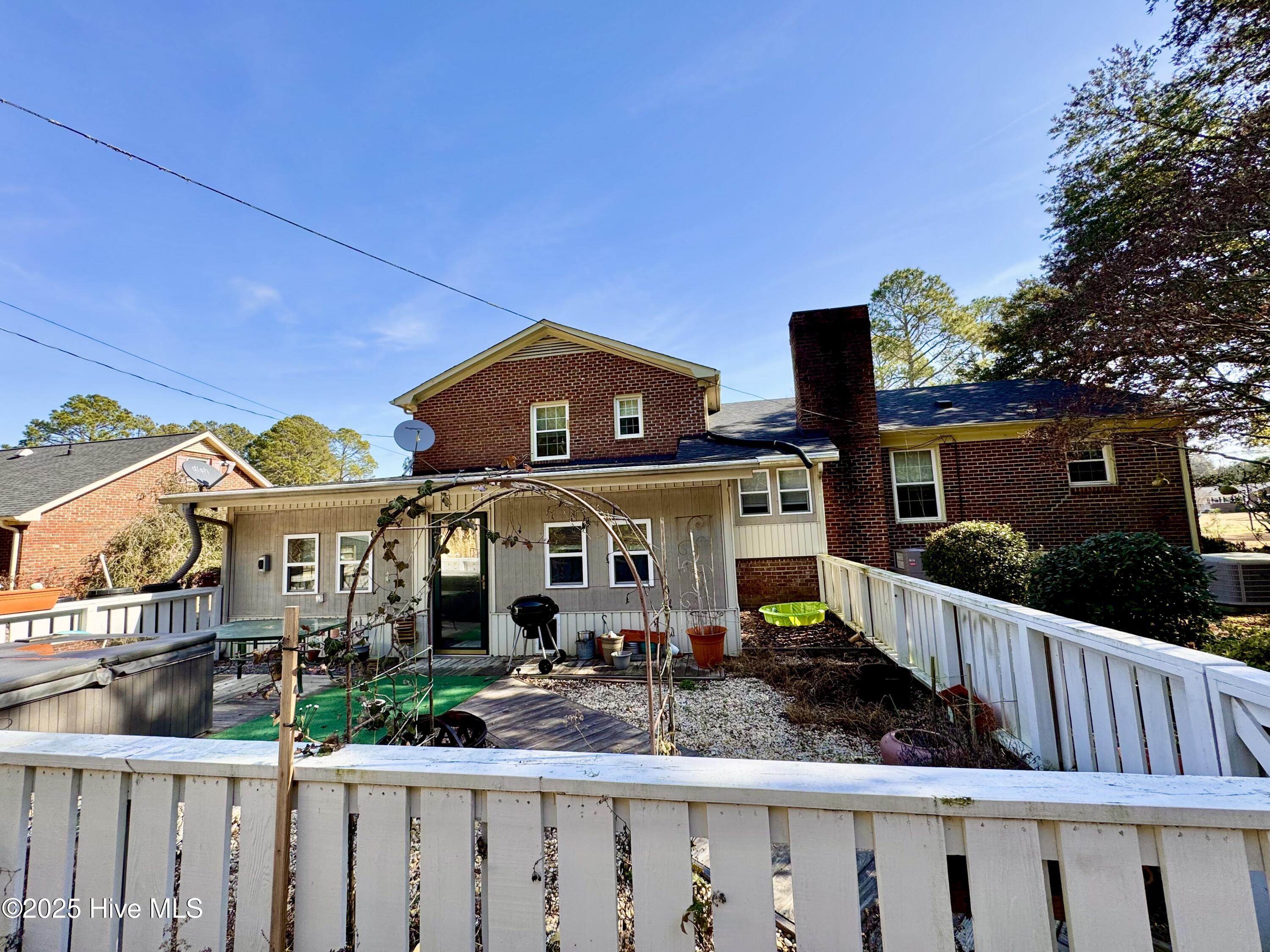 2702 Hodges Road Property Photo 10
