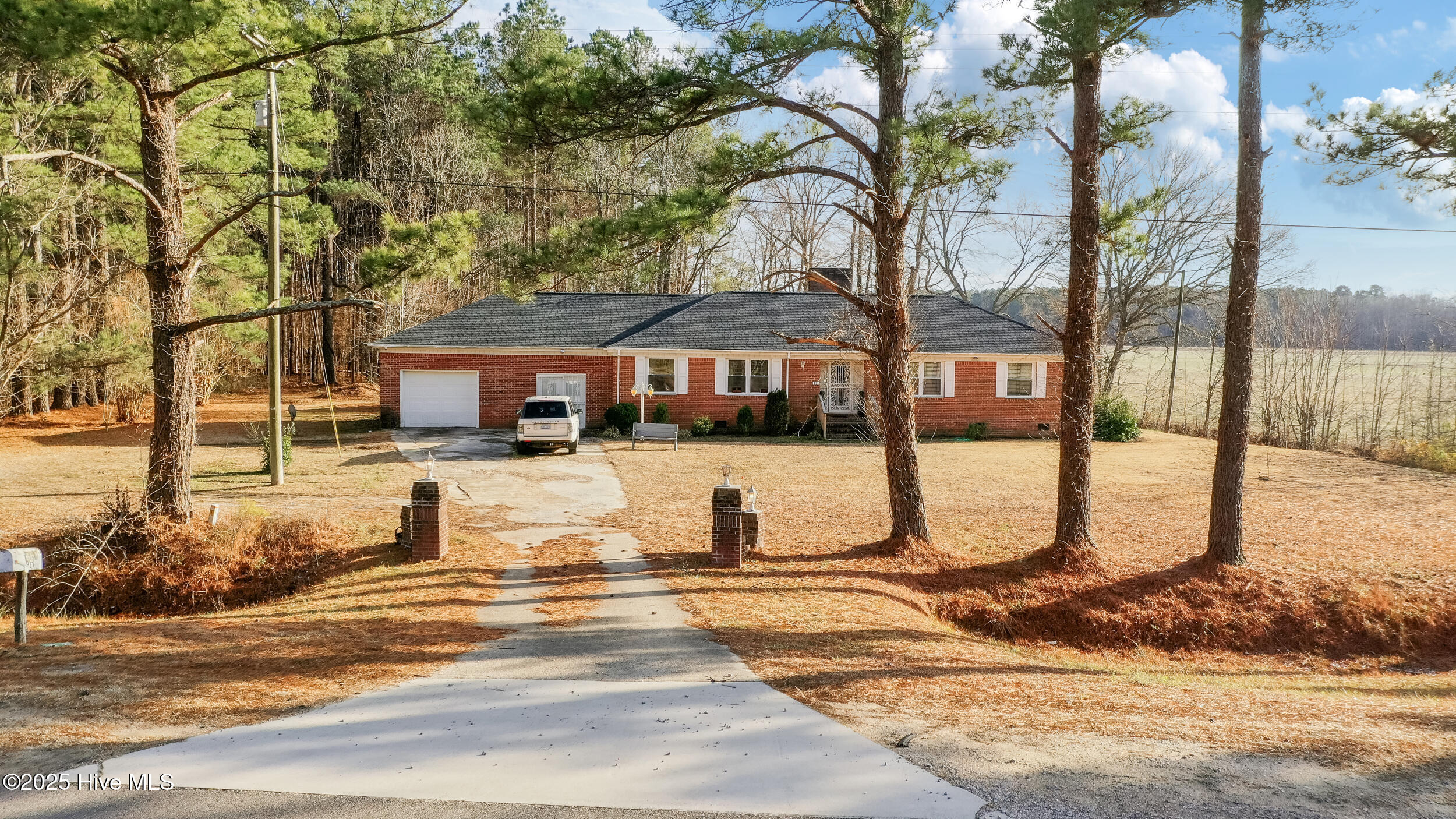 921 Us 13-17s Property Photo 2