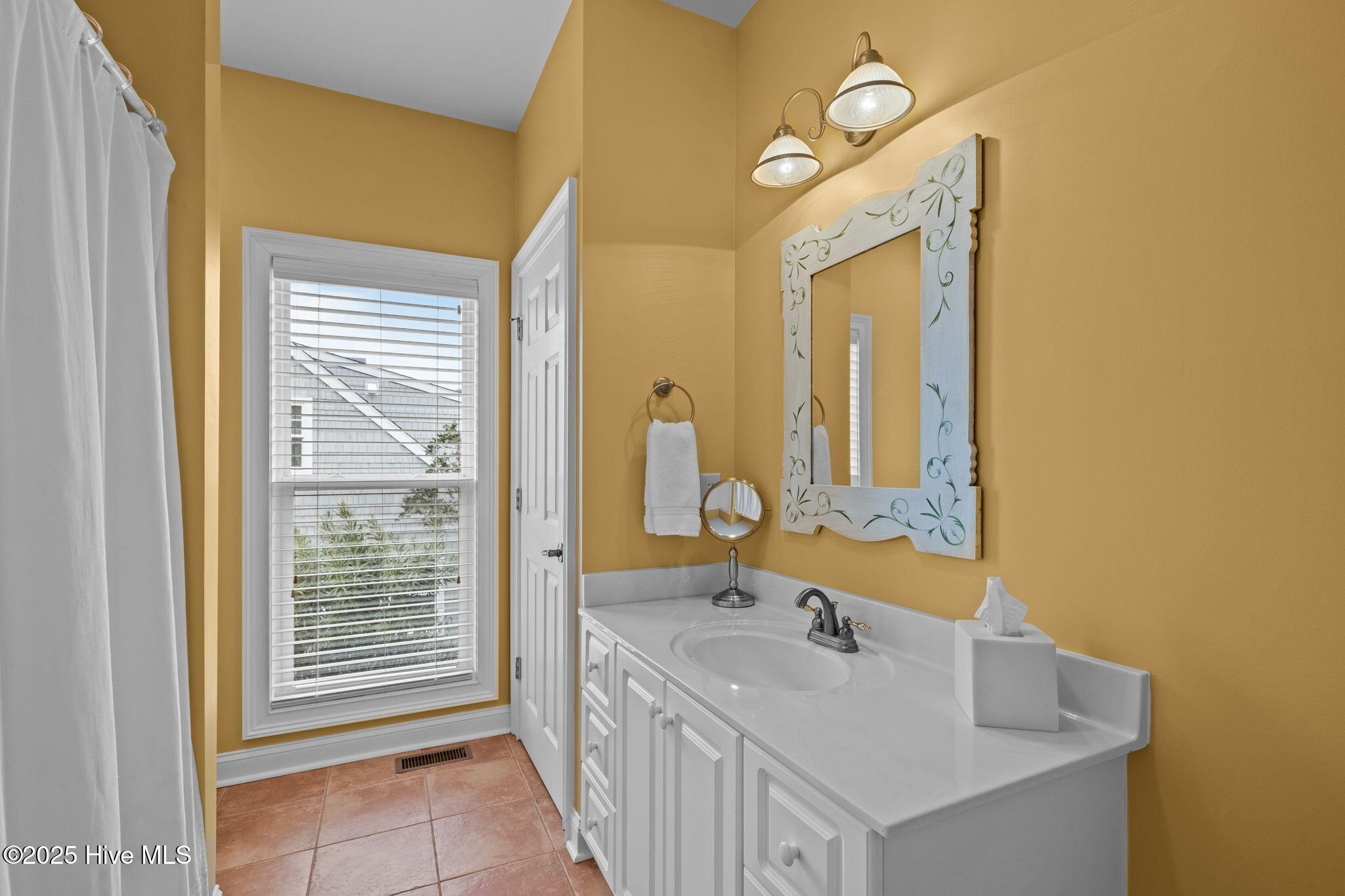 2208 Evans Street Property Photo 26