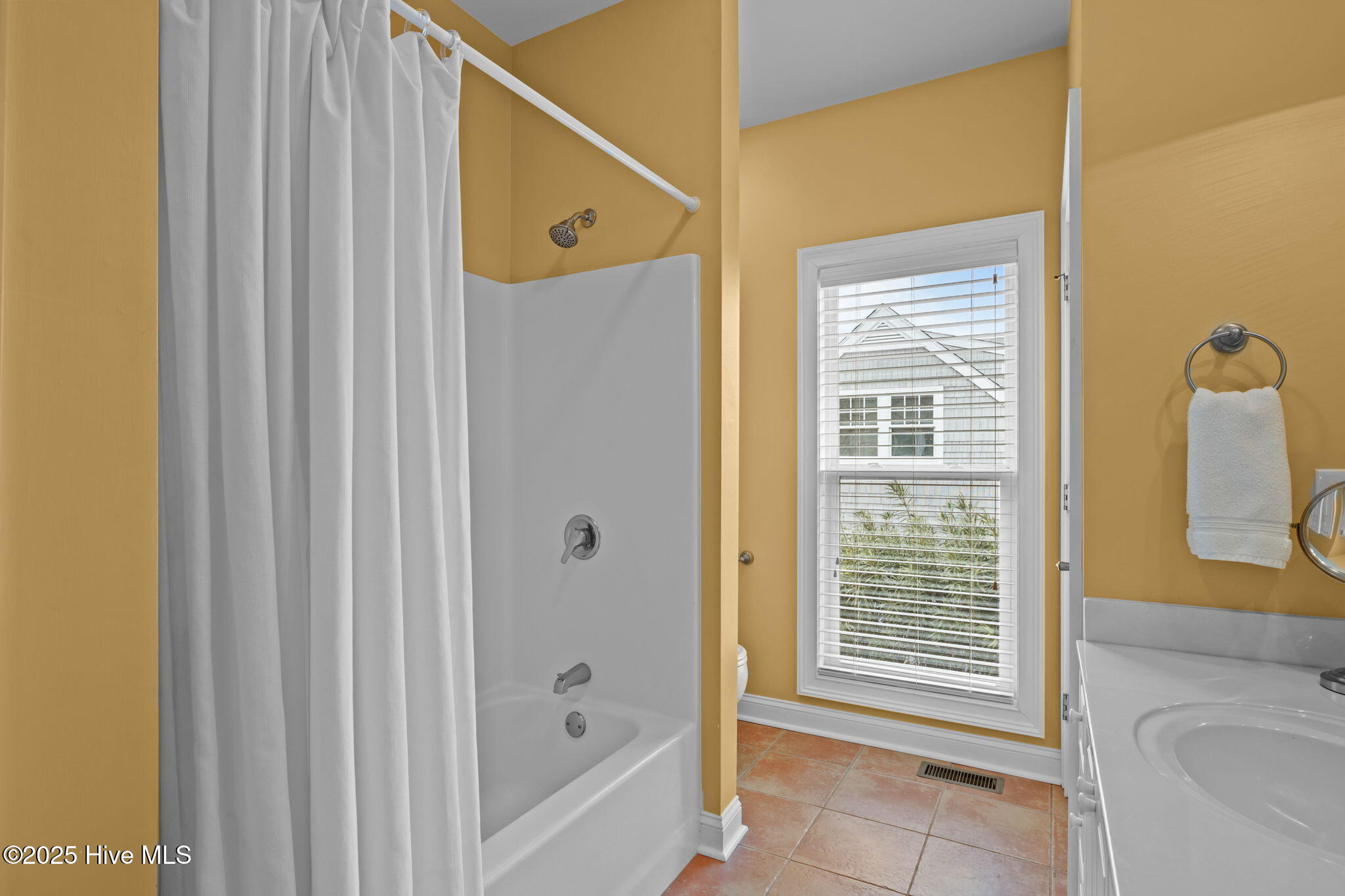 2208 Evans Street Property Photo 27