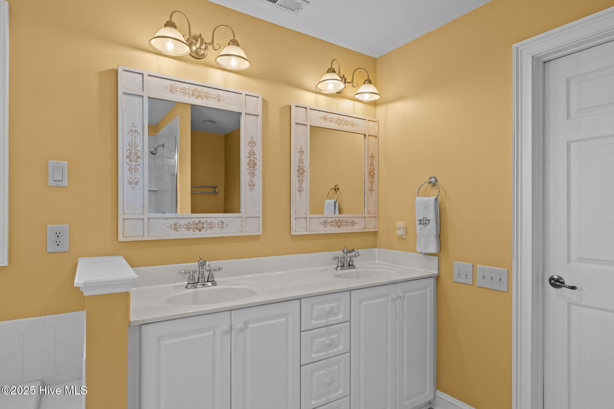 2208 Evans Street Property Photo 35