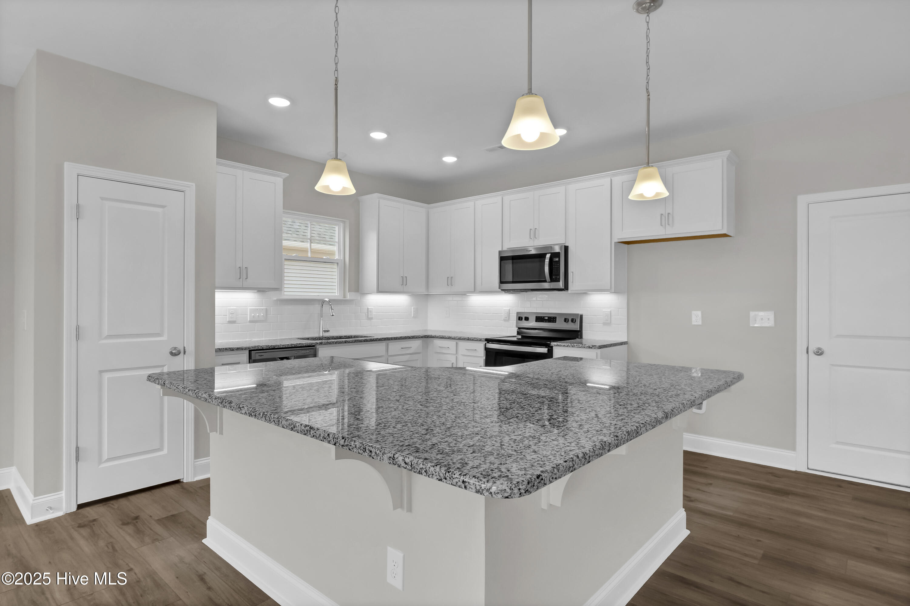 809 Red Sky Drive Property Photo 14