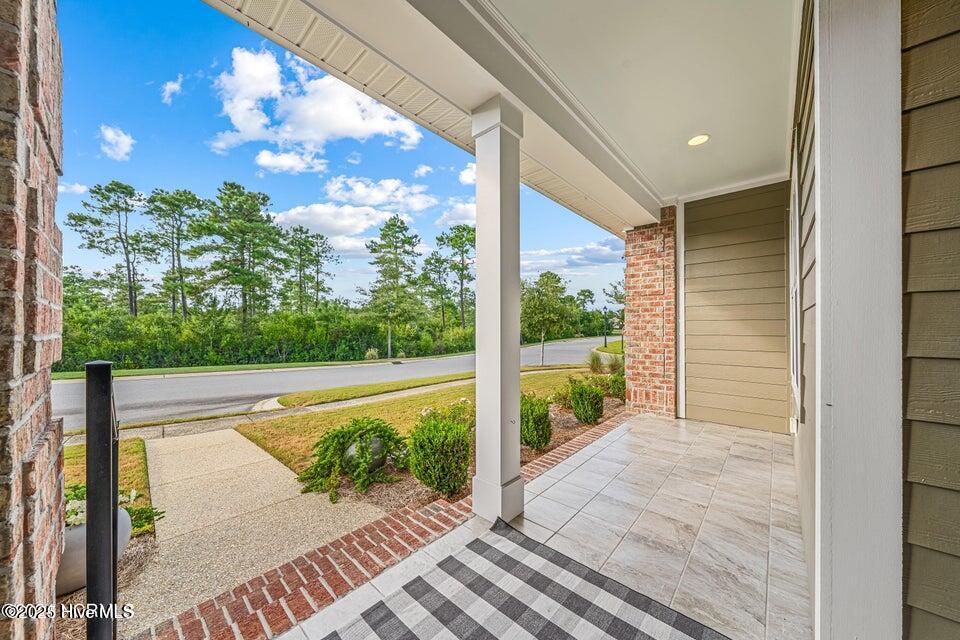 8492 Oak Abbey Trail Property Photo 4