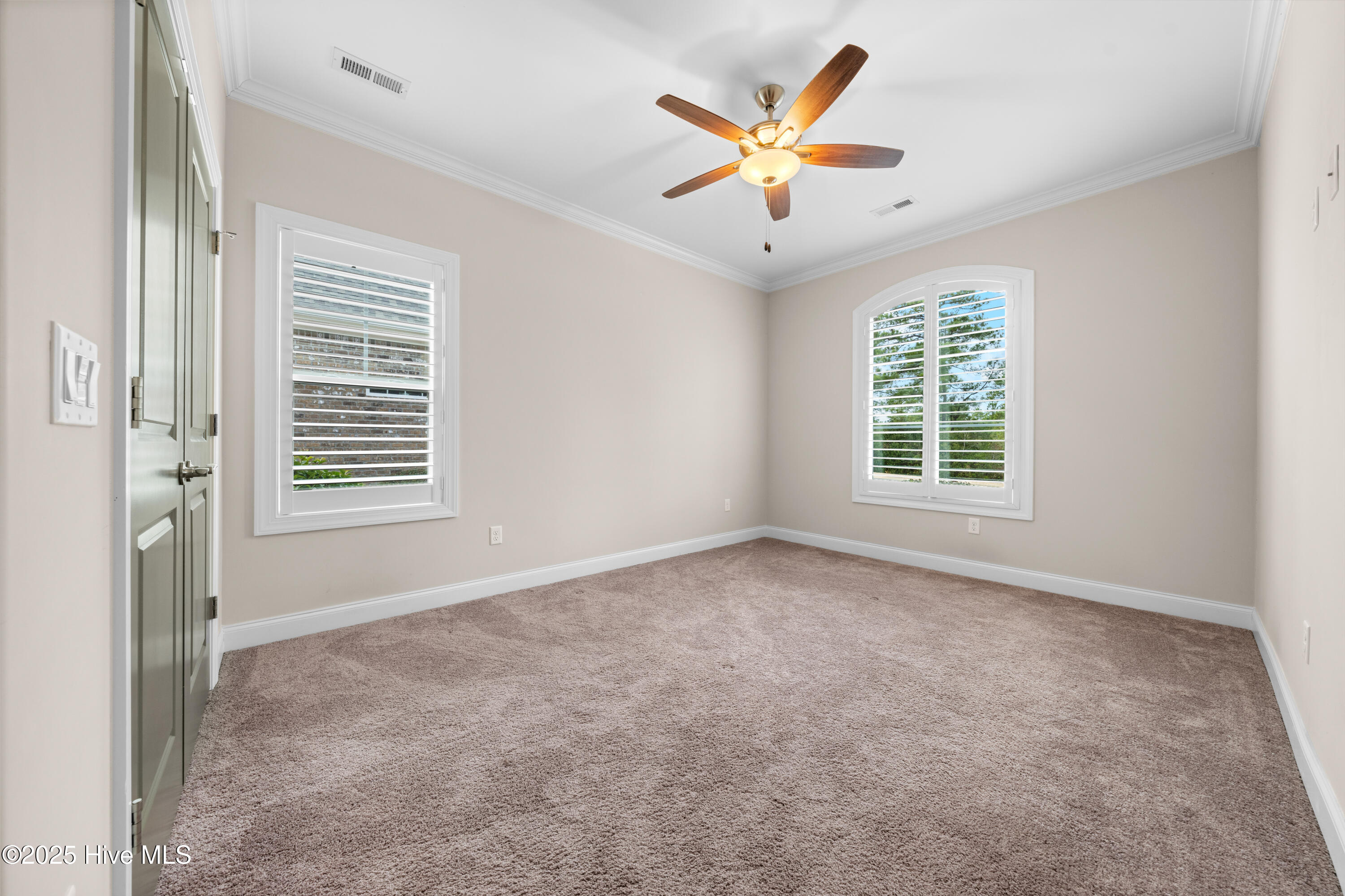 8492 Oak Abbey Trail Property Photo 12