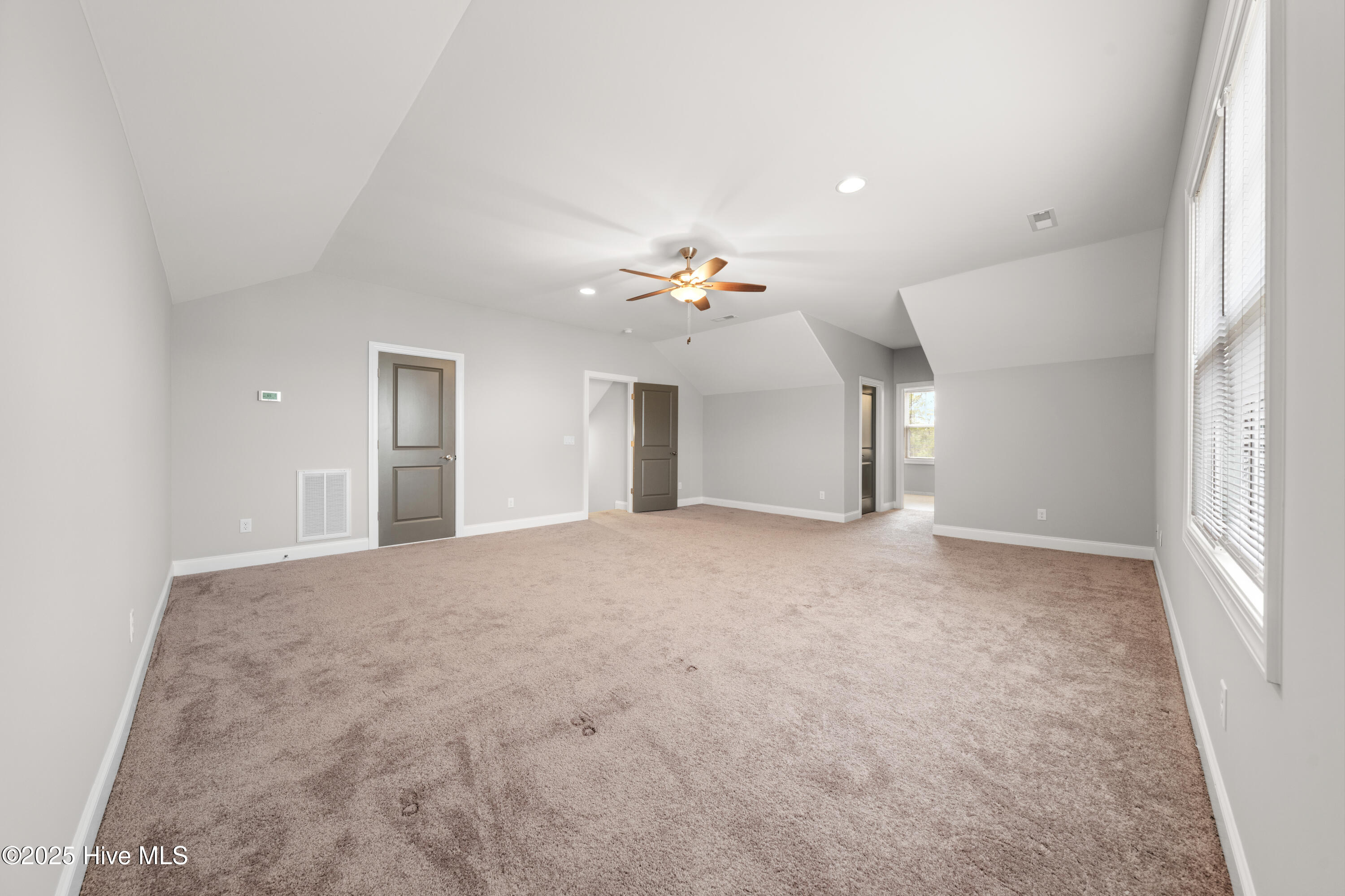 8492 Oak Abbey Trail Property Photo 32