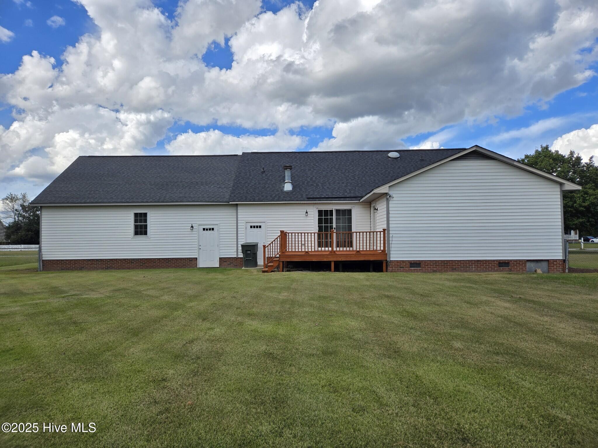 939 Teakwood Drive Property Photo 5
