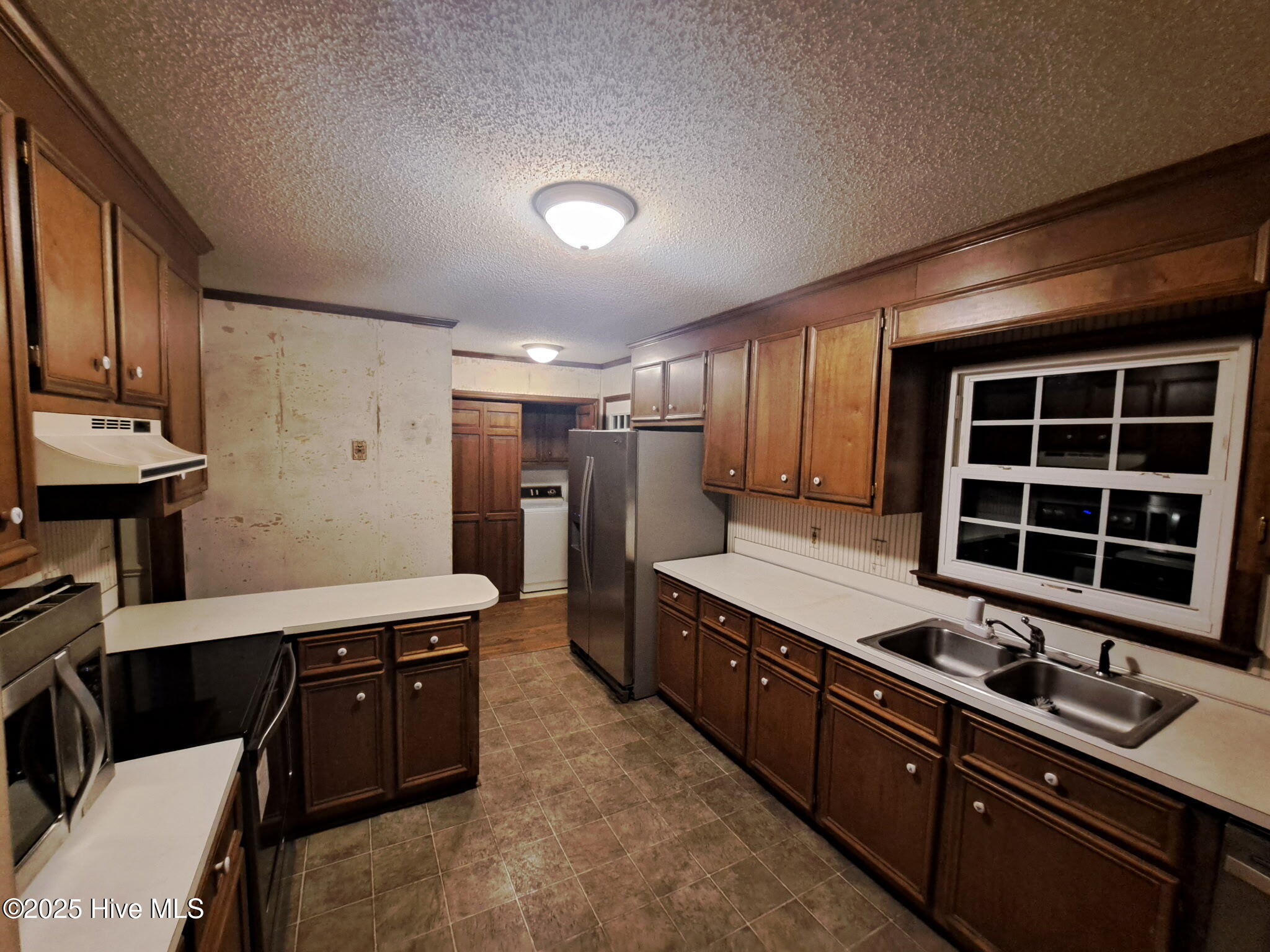939 Teakwood Drive Property Photo 27