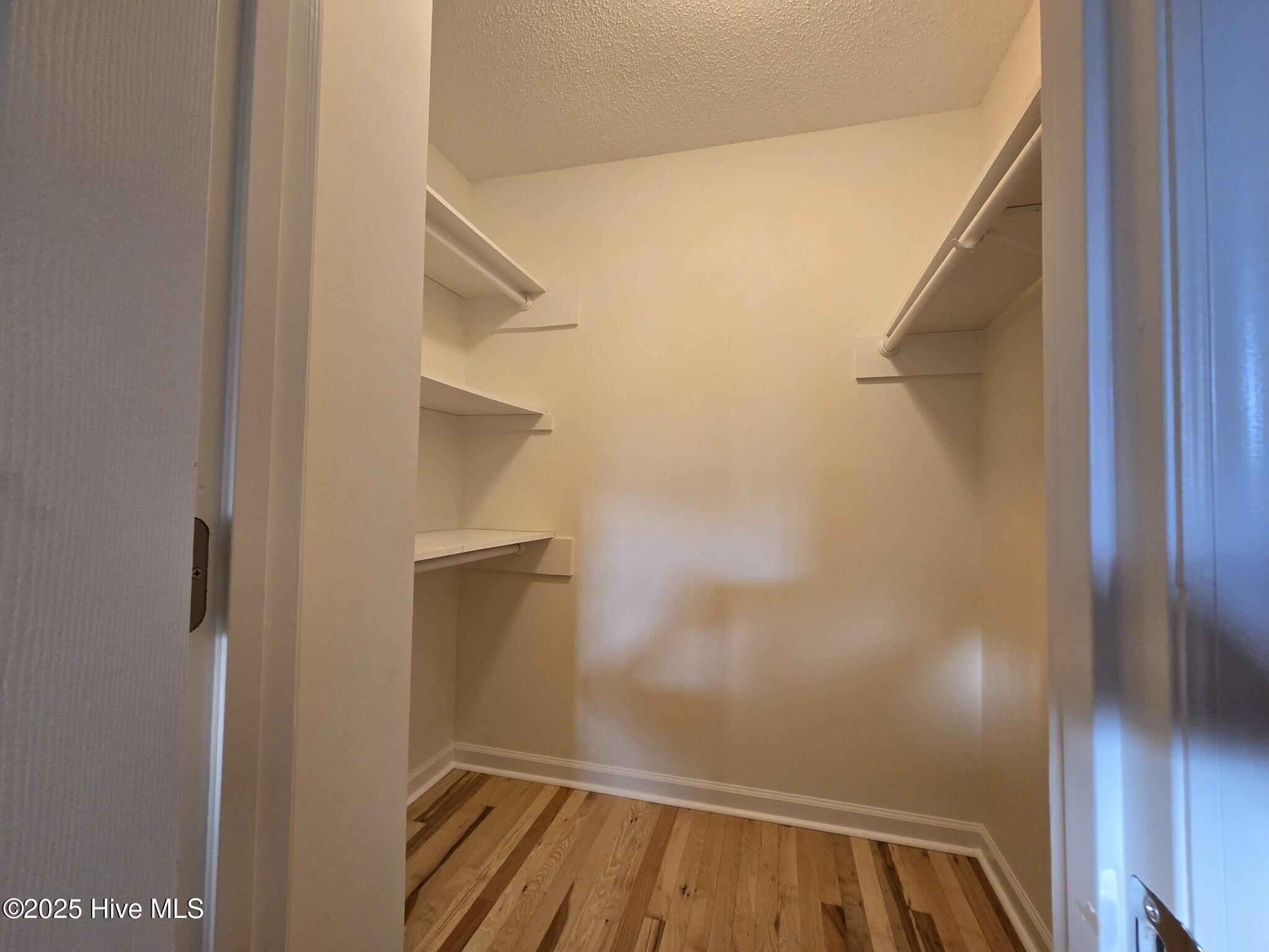 939 Teakwood Drive Property Photo 28