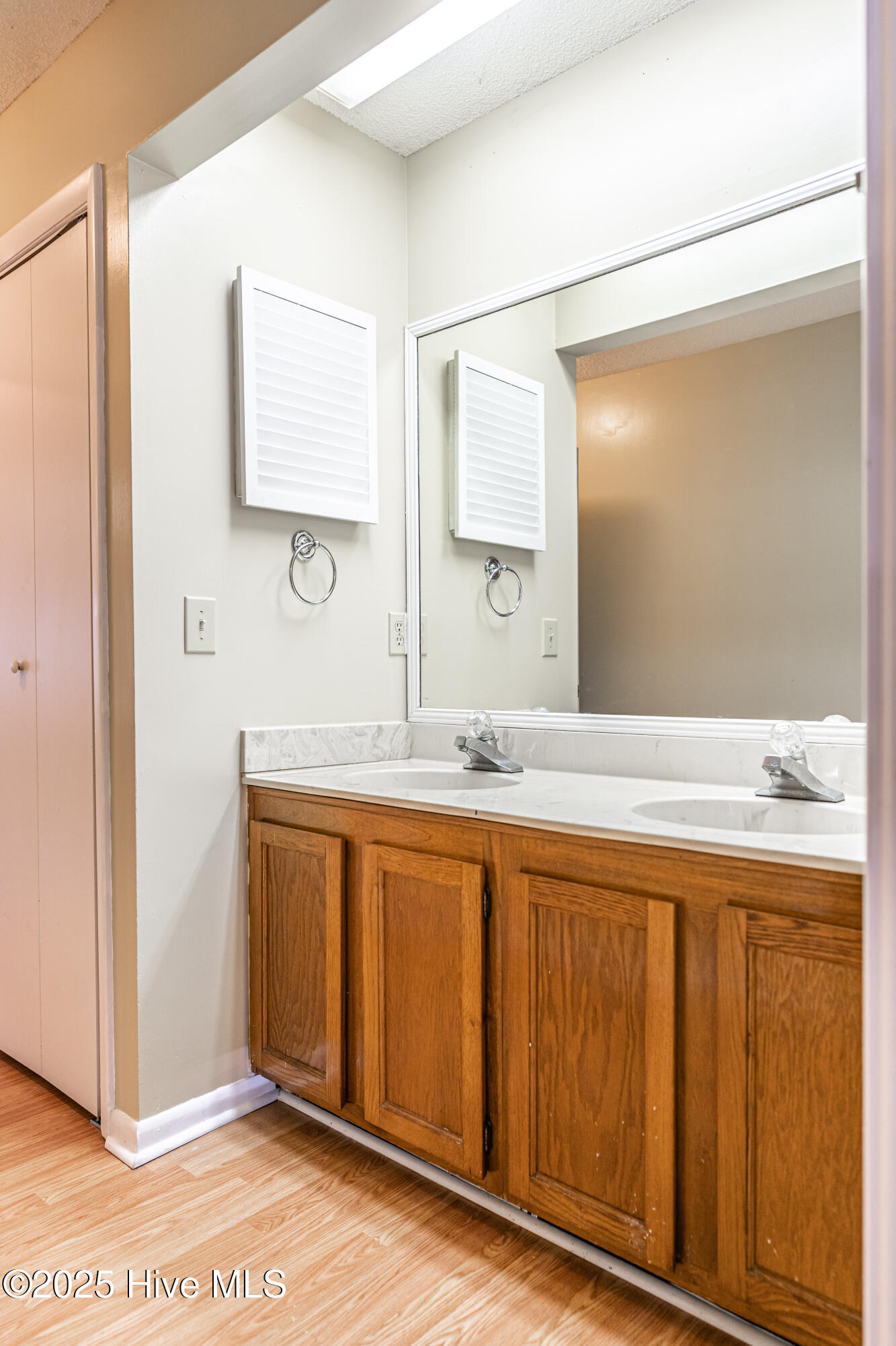 421 Foxcroft Circle Property Photo 17