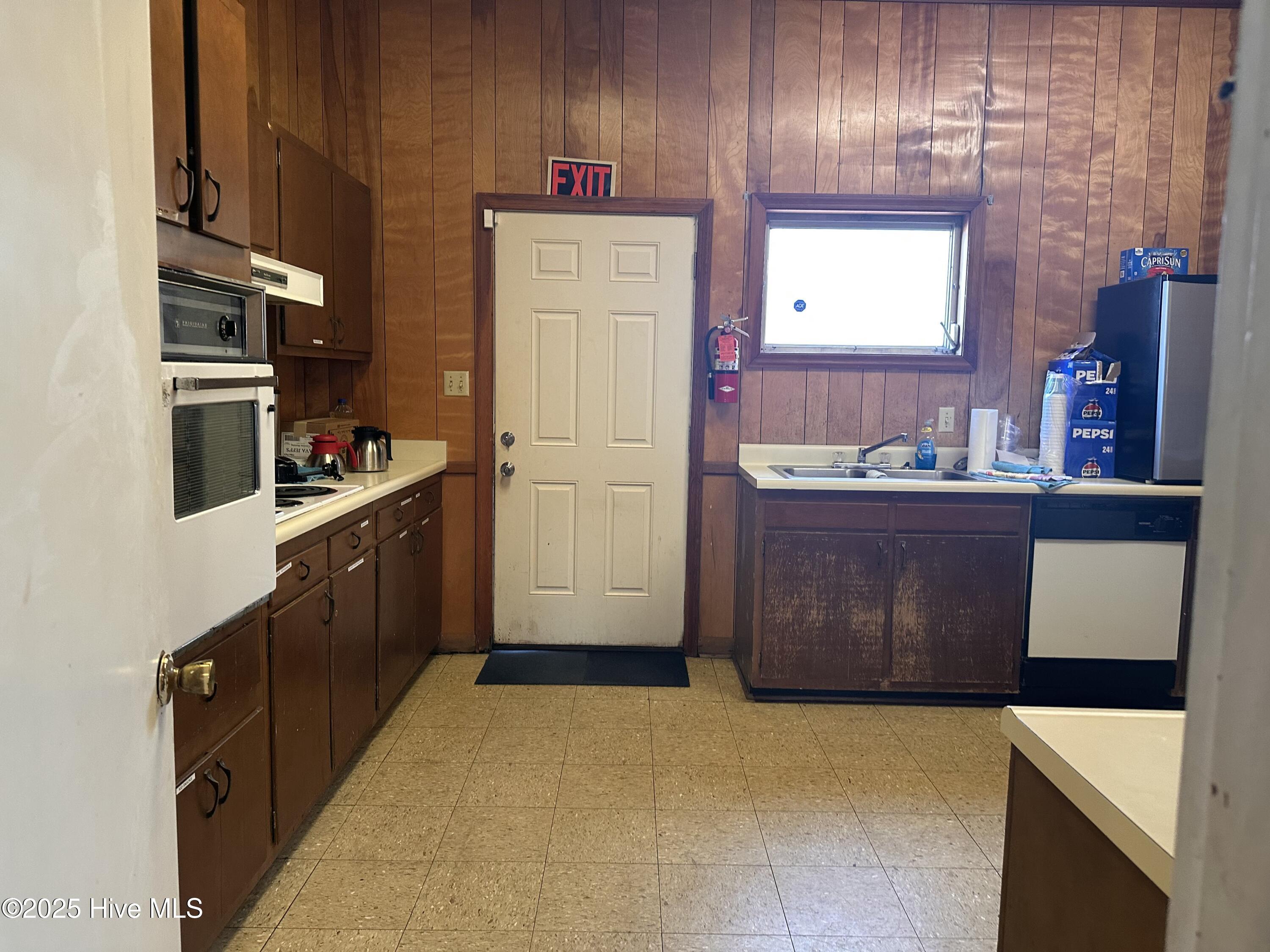 1106 N Water Street Property Photo 11