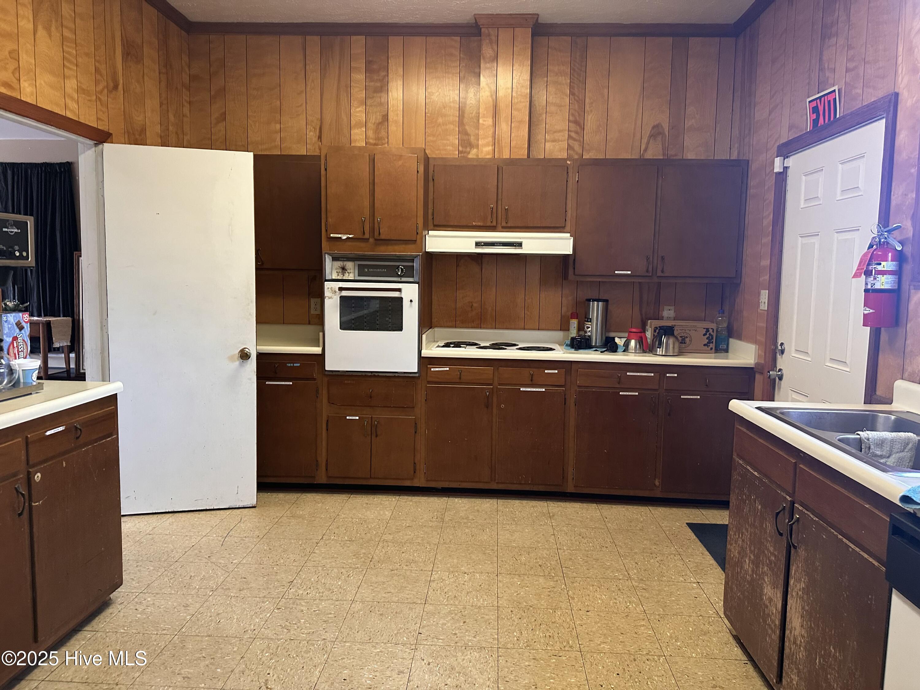 1106 N Water Street Property Photo 14