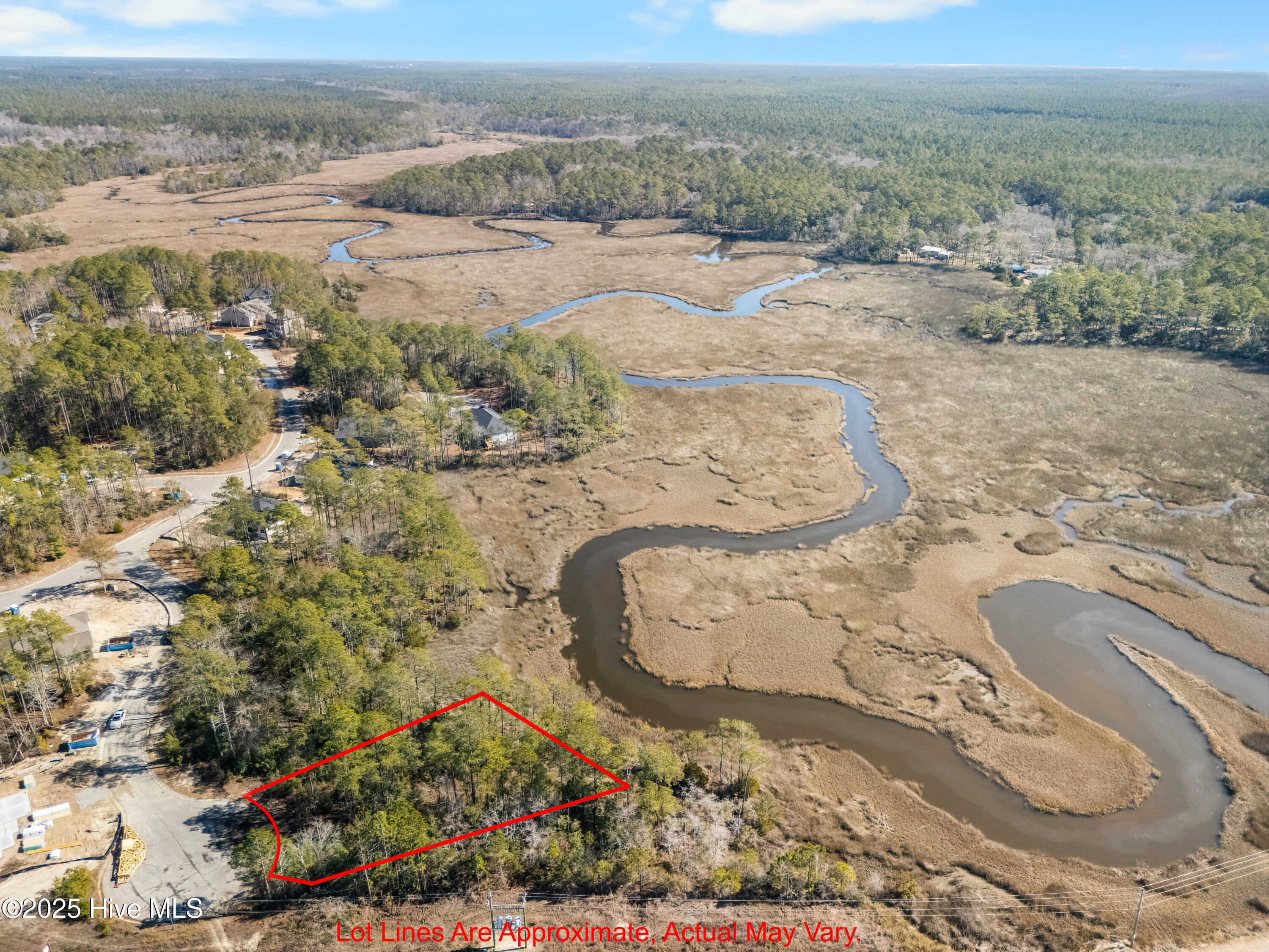 702 Lakeland Drive Property Photo 4