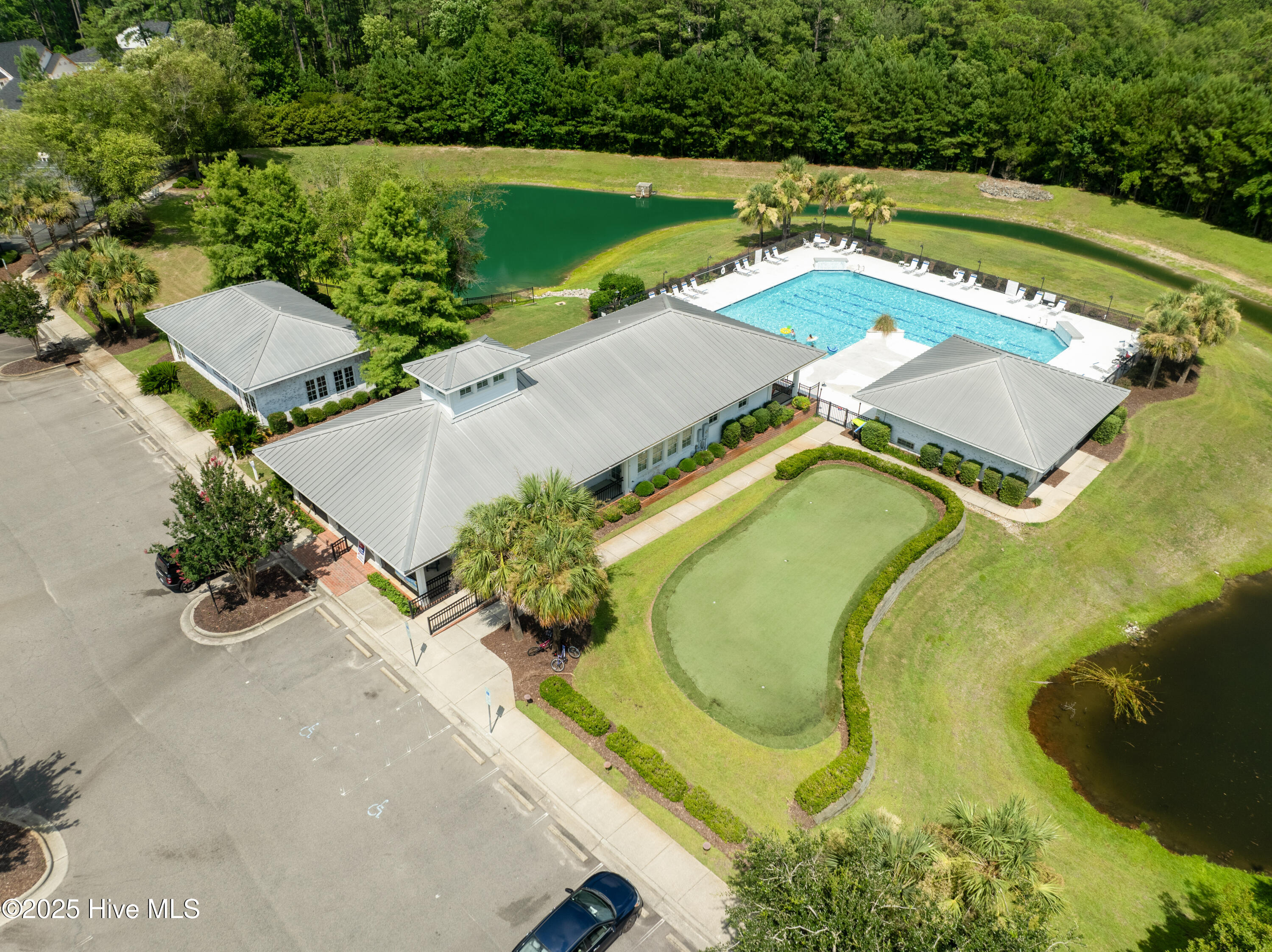 702 Lakeland Drive Property Photo 11