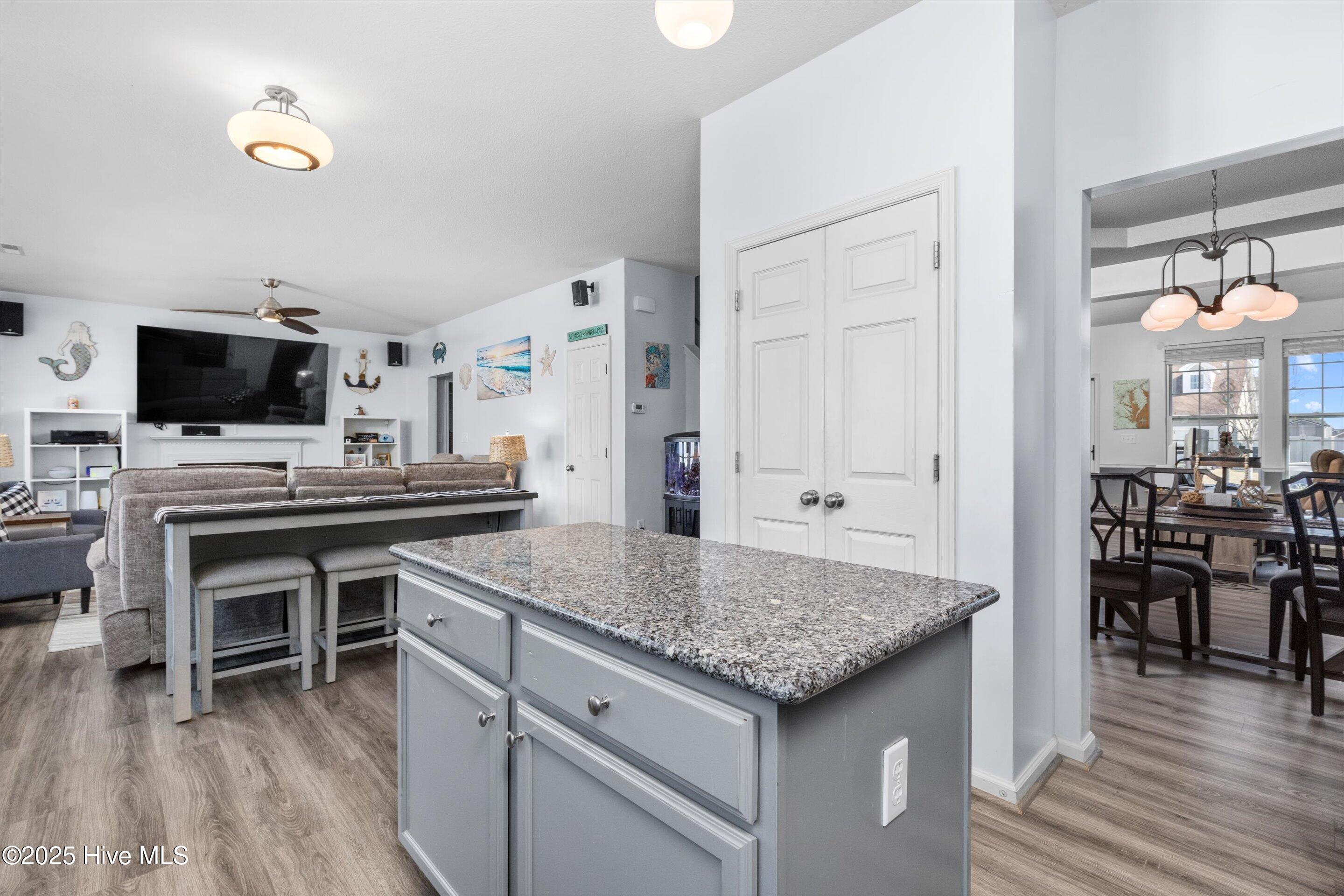 1403 London Street Property Photo 12