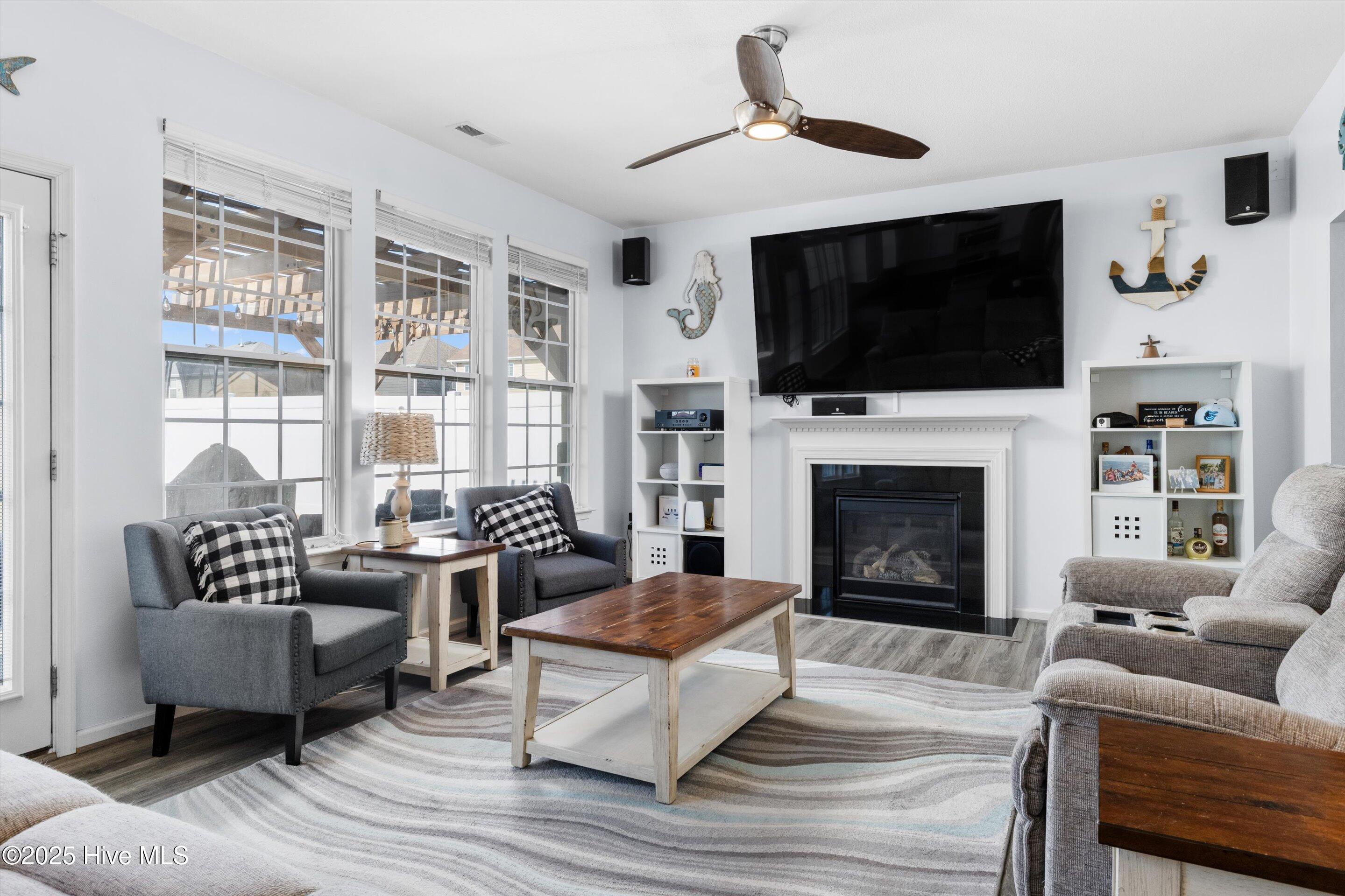1403 London Street Property Photo 15