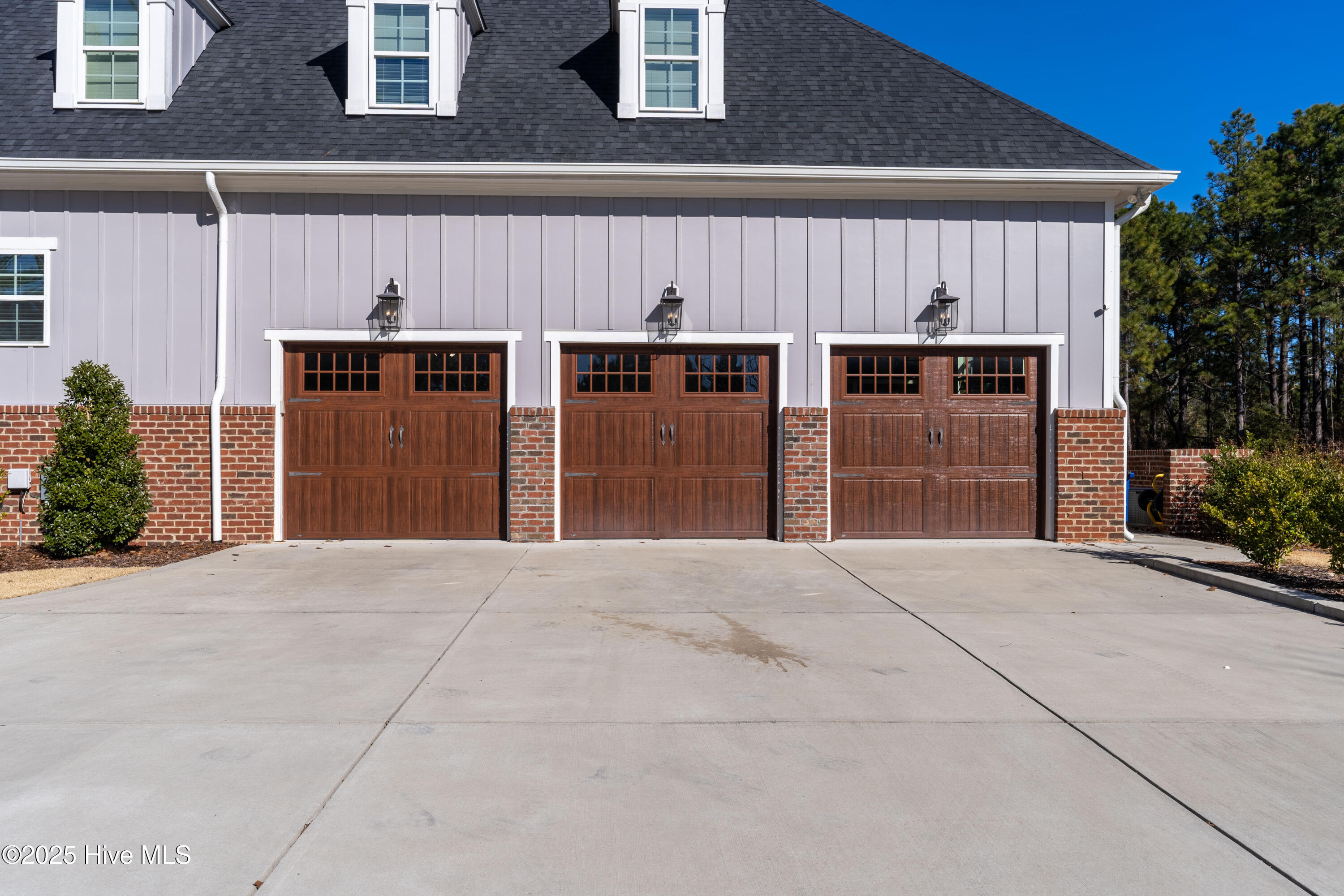 65 Quaker Ridge Road Property Photo 5