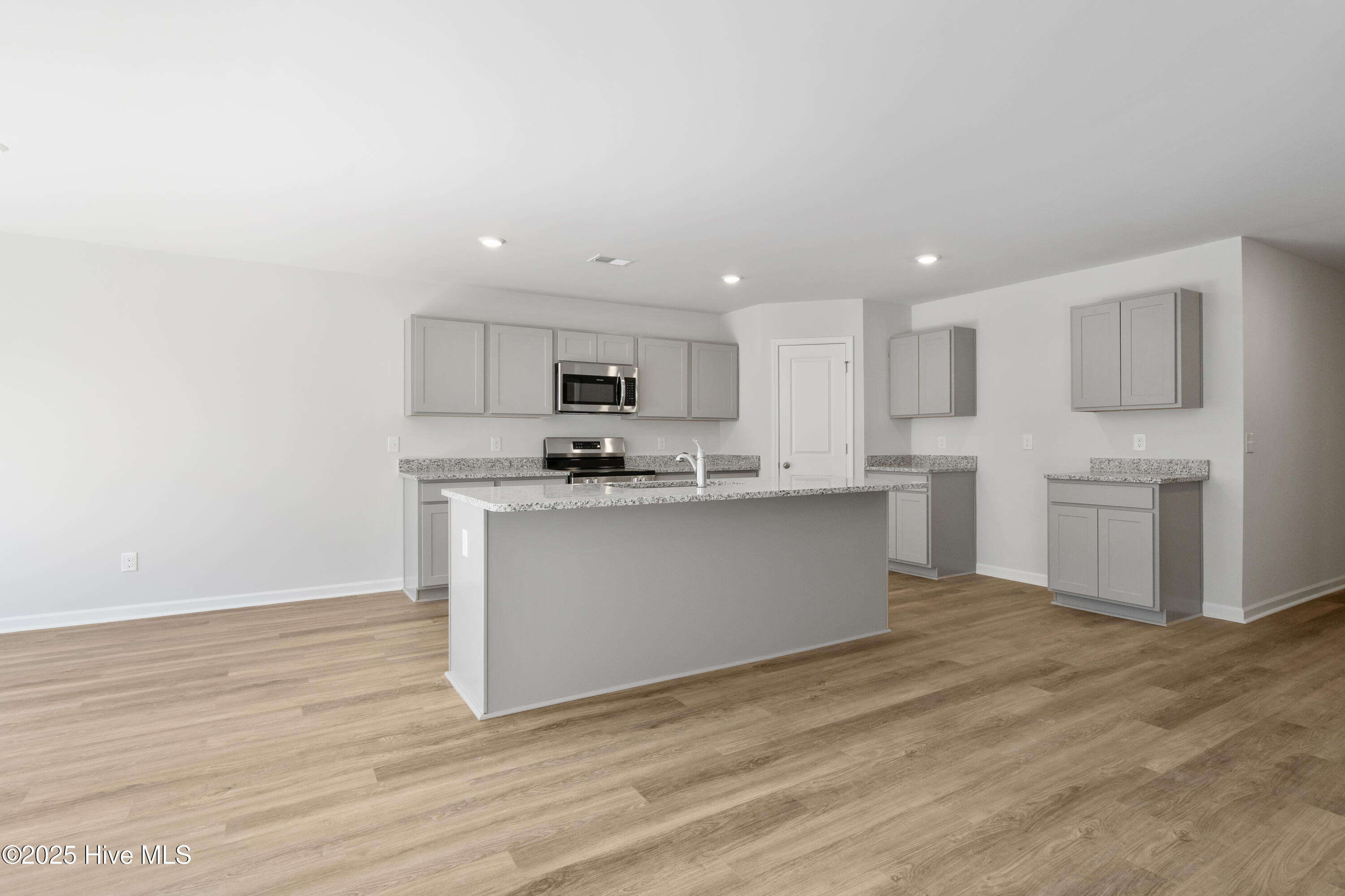 6922 Seaside Palms Place Property Photo 16