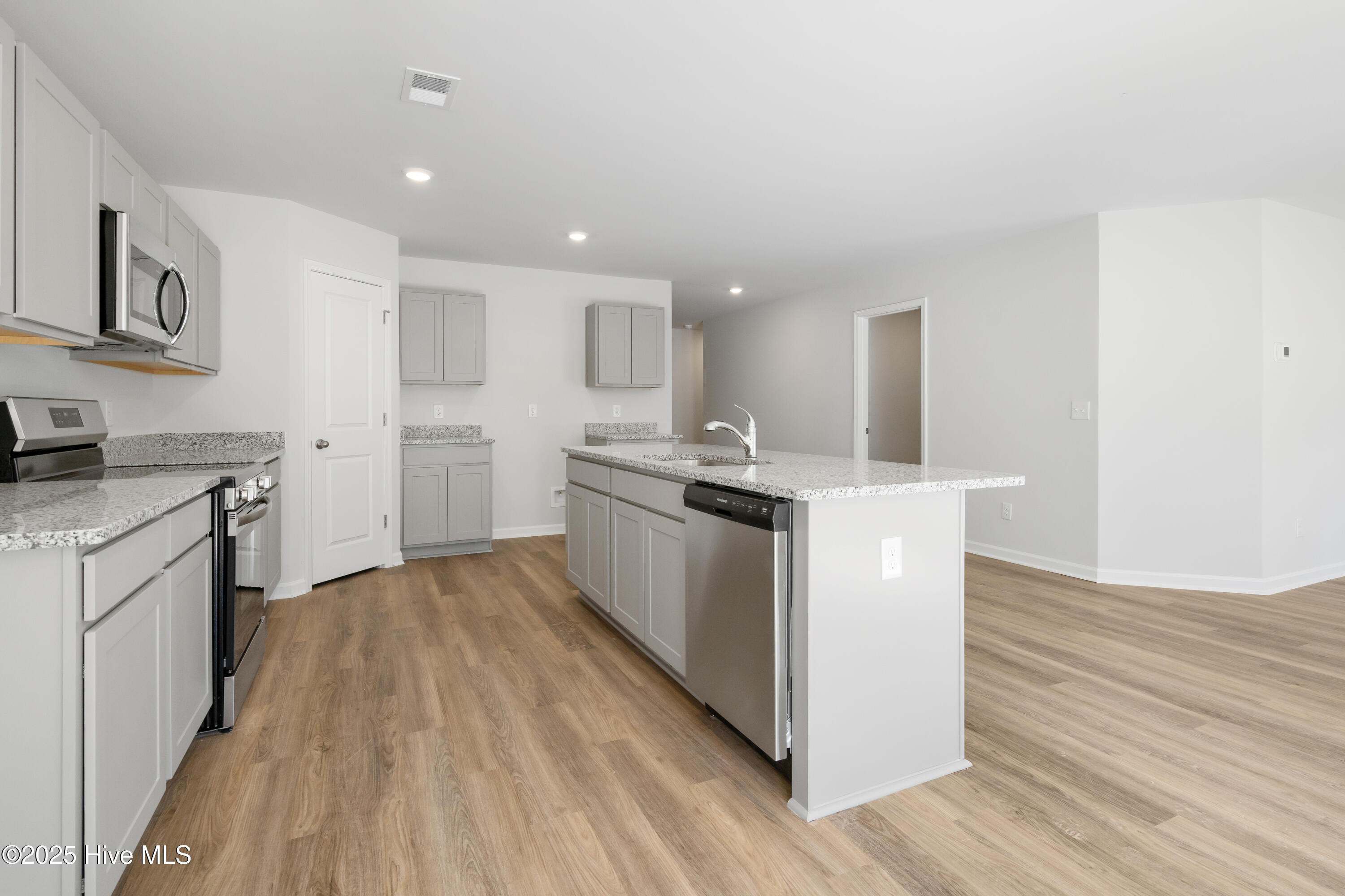 6922 Seaside Palms Place Property Photo 18