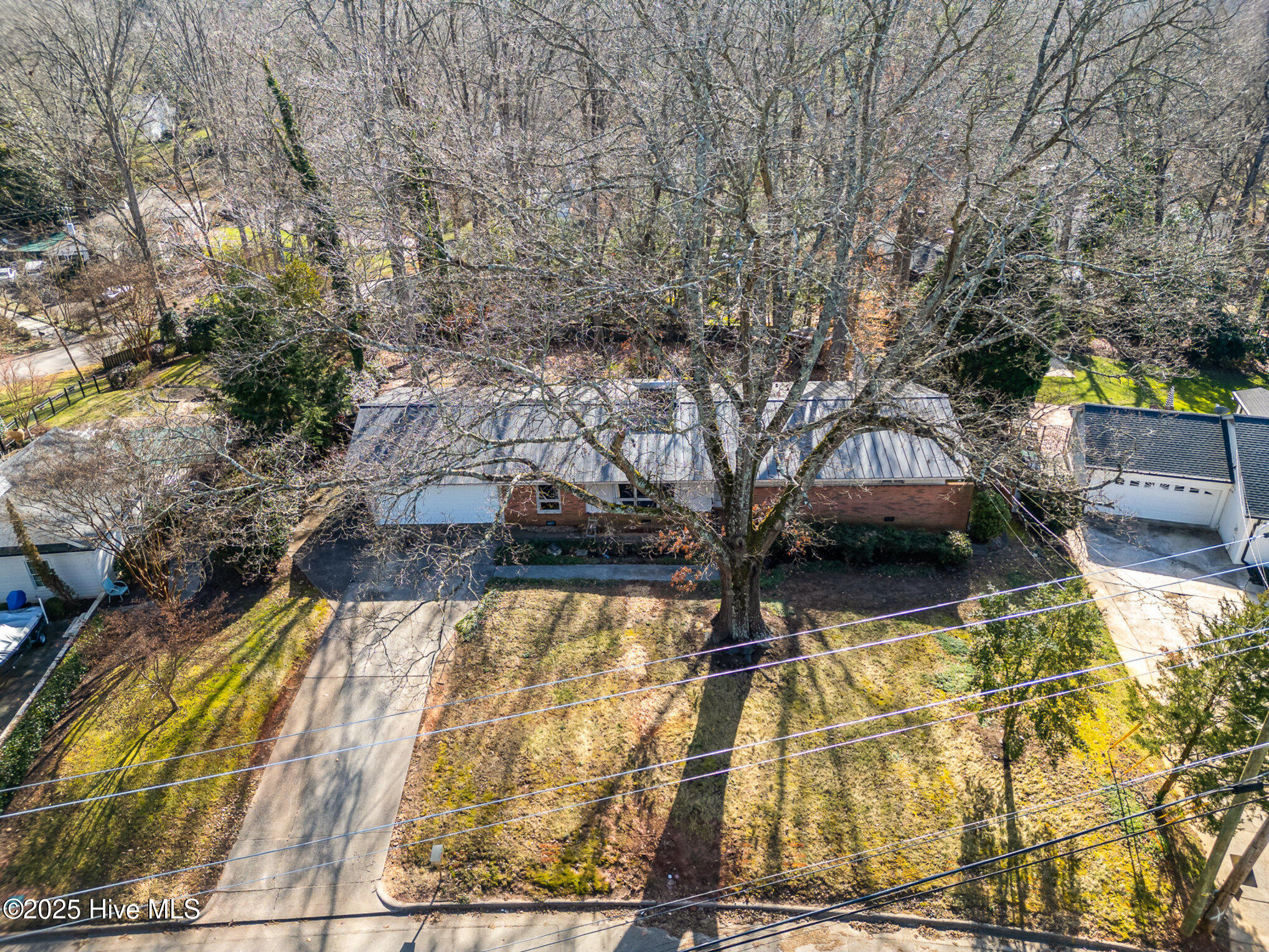 1205 Glen Eden Drive Property Photo 2
