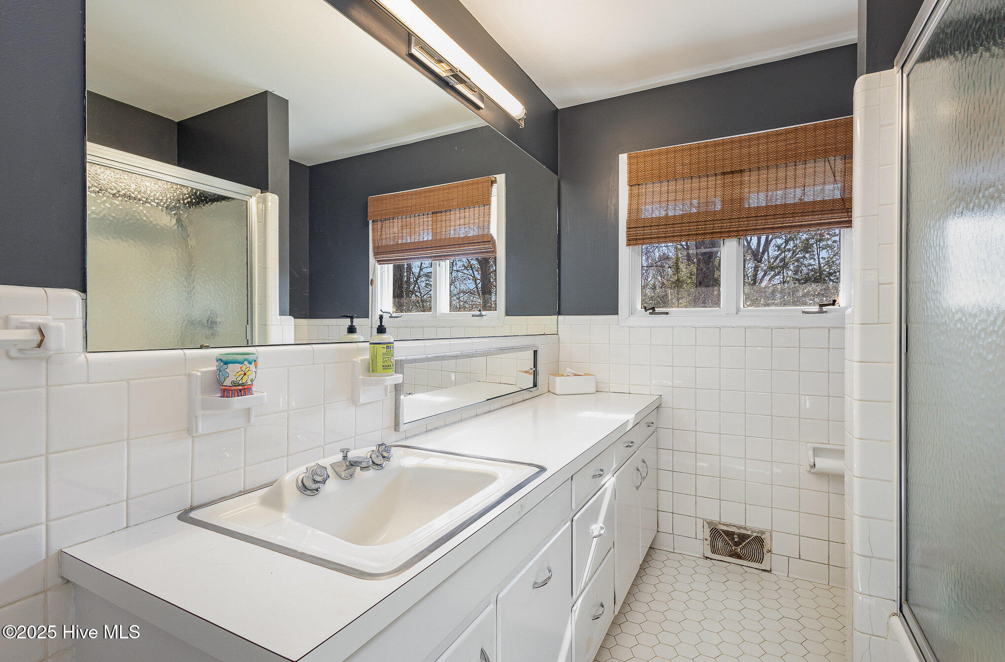 1205 Glen Eden Drive Property Photo 13