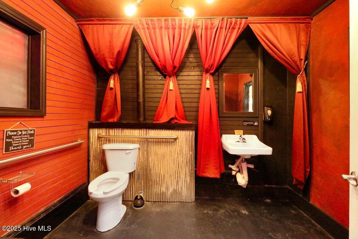 506 N Breazeale Avenue Property Photo 33