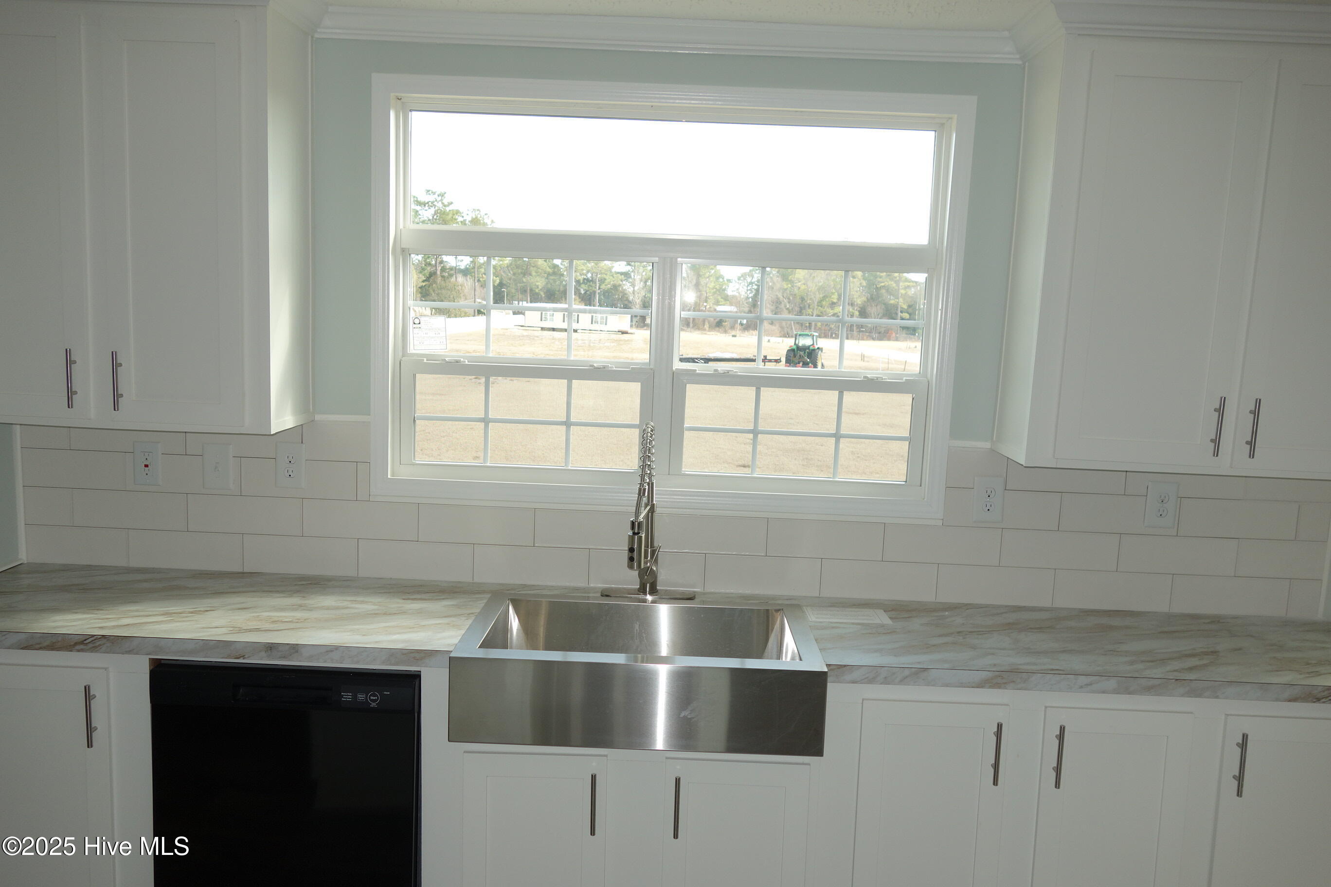 929 Willow Place Property Photo 7