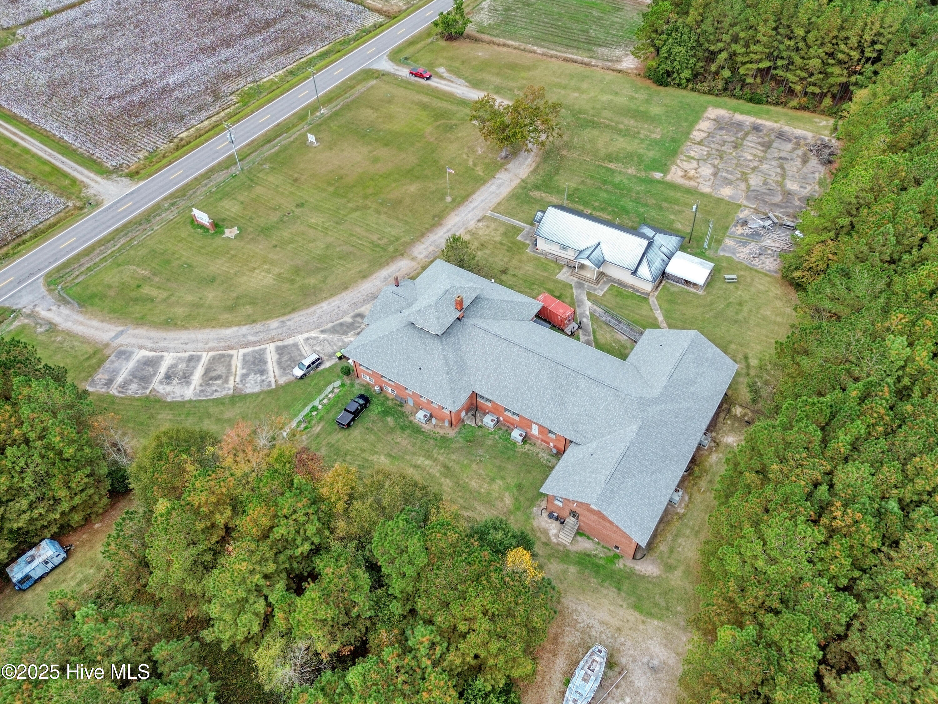 9291 Highway 171 Property Photo 3