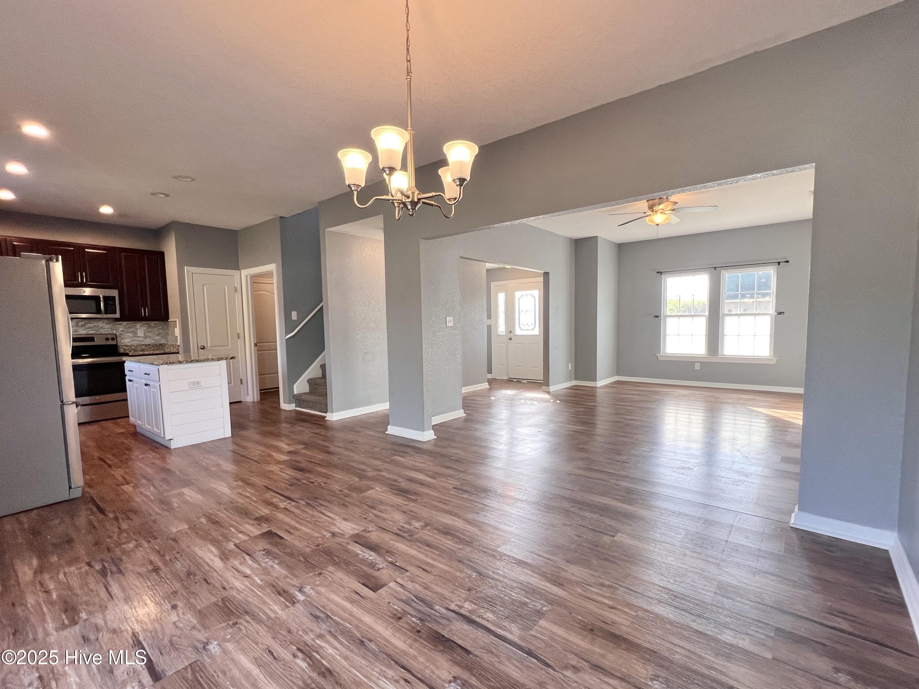 136 Laurel Woods Way Property Photo 4