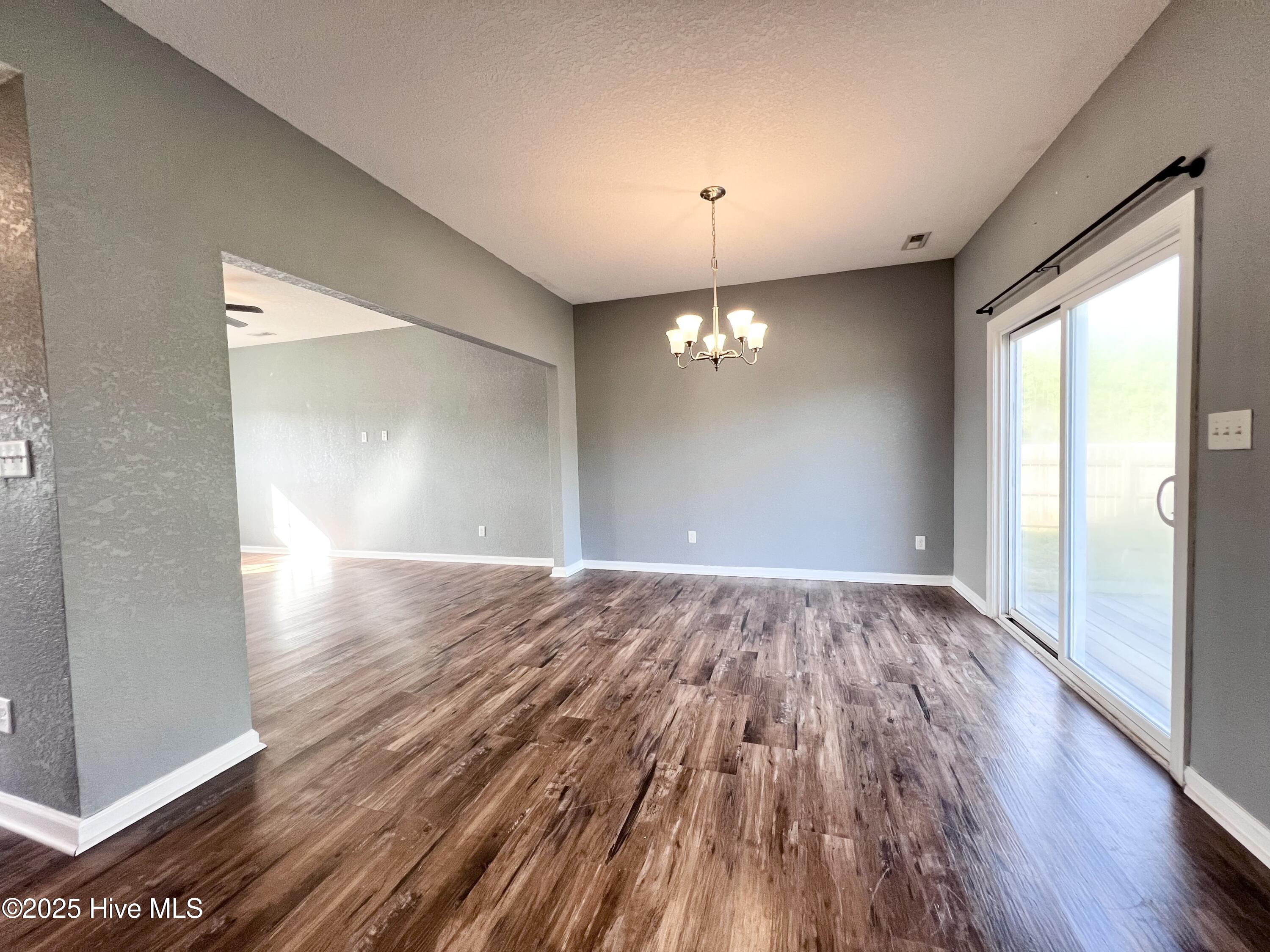 136 Laurel Woods Way Property Photo 6