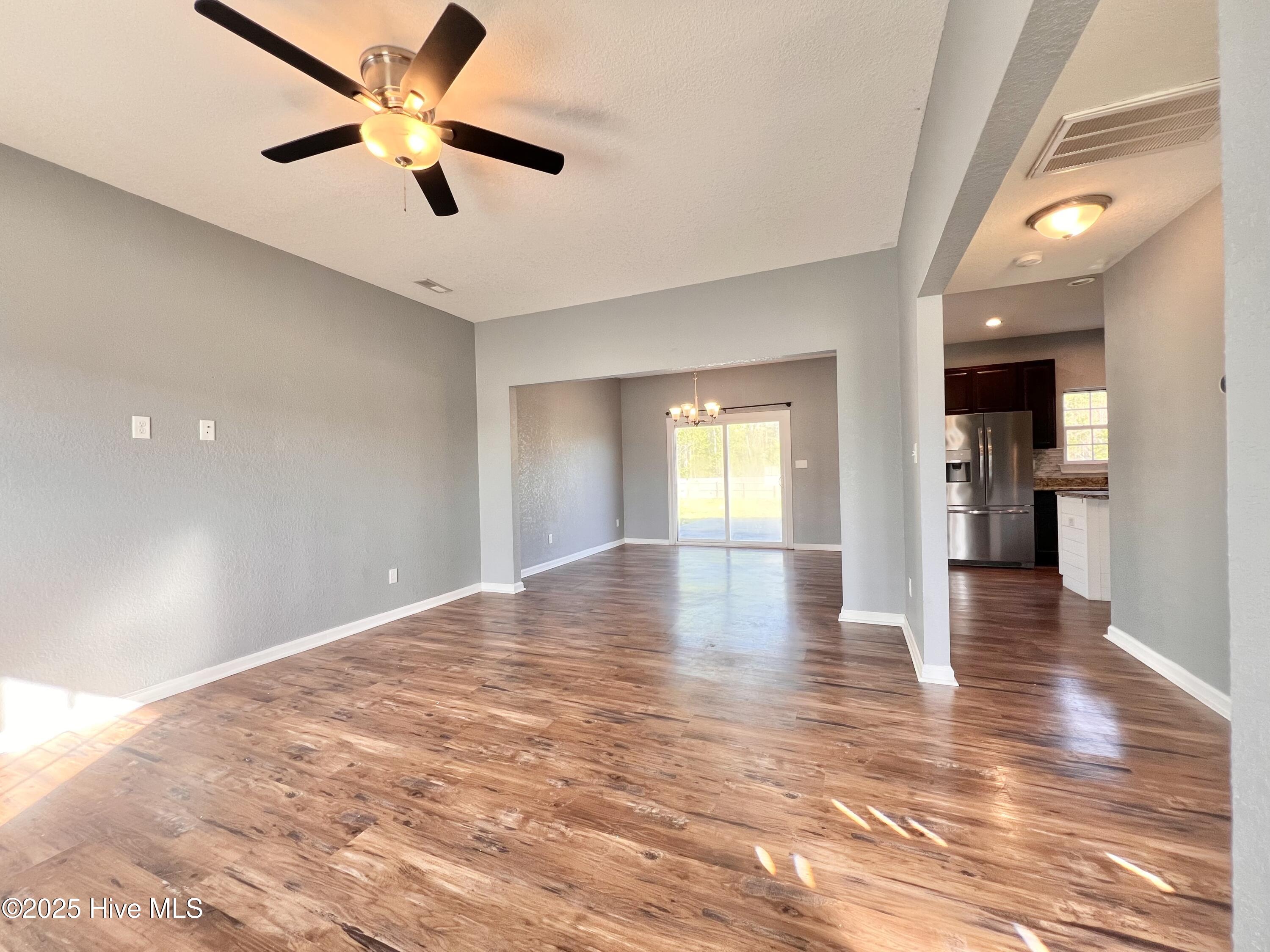 136 Laurel Woods Way Property Photo 8