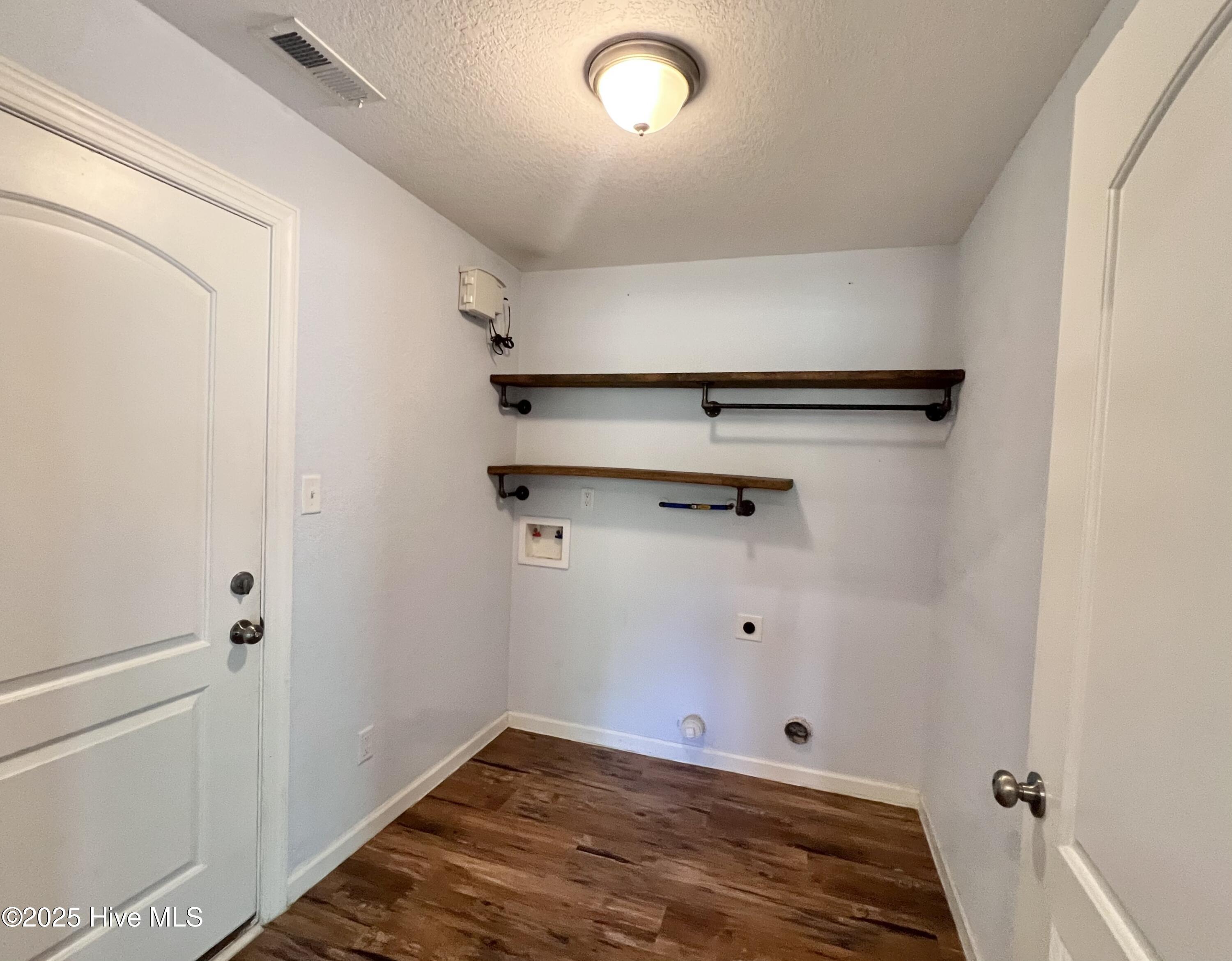 136 Laurel Woods Way Property Photo 14
