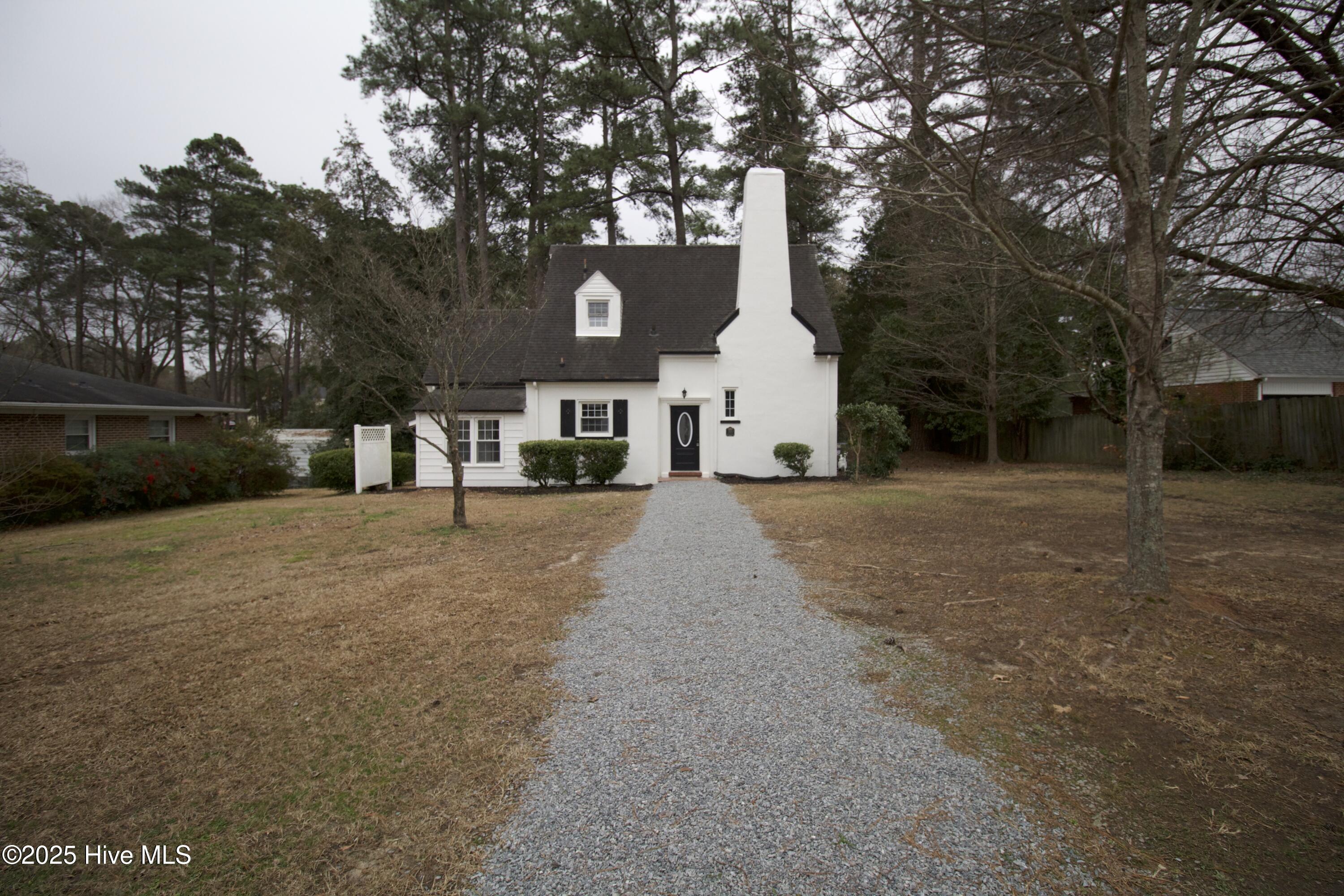 705 Bolling Road Property Photo 2