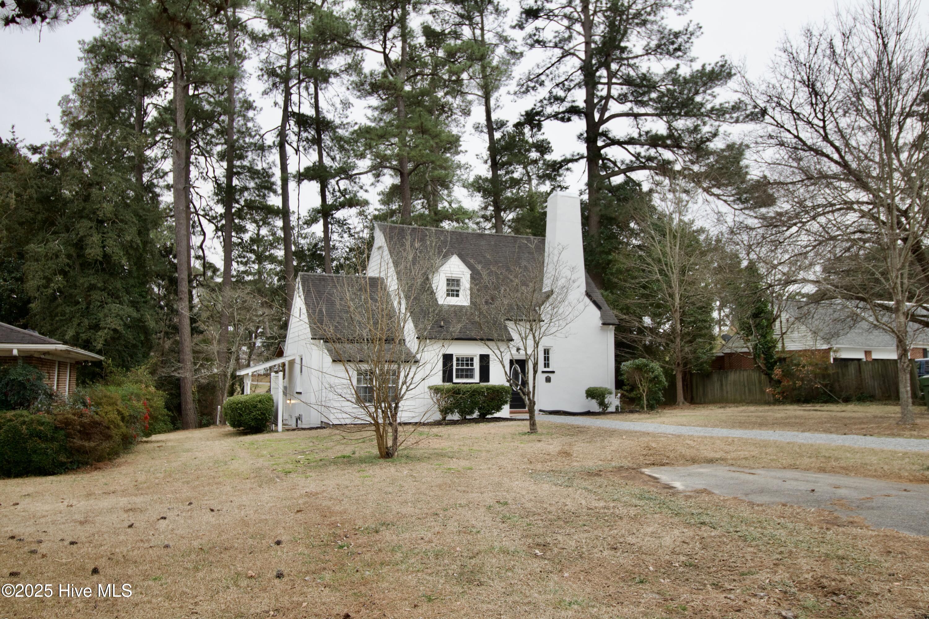 705 Bolling Road Property Photo 4