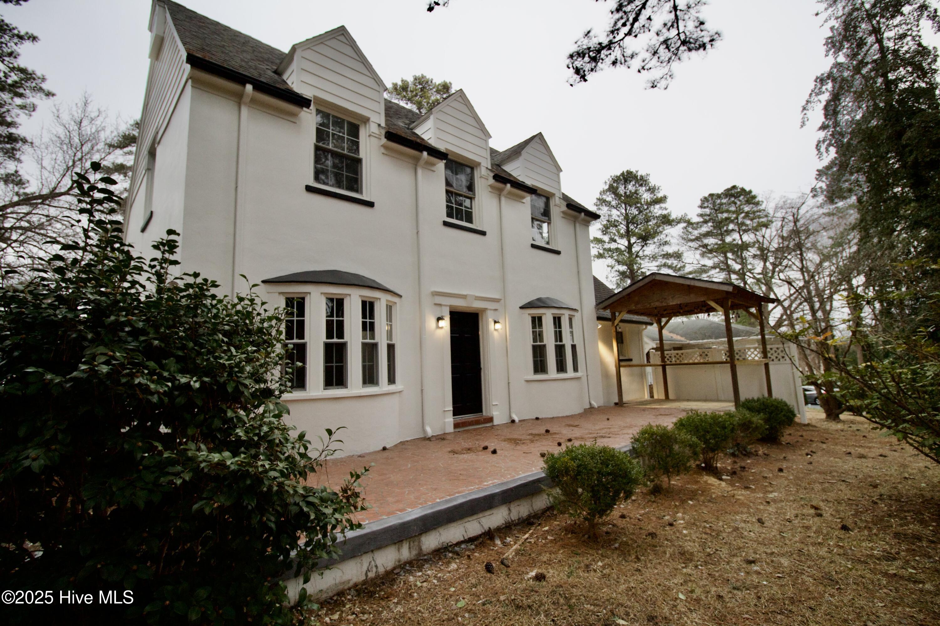 705 Bolling Road Property Photo 6
