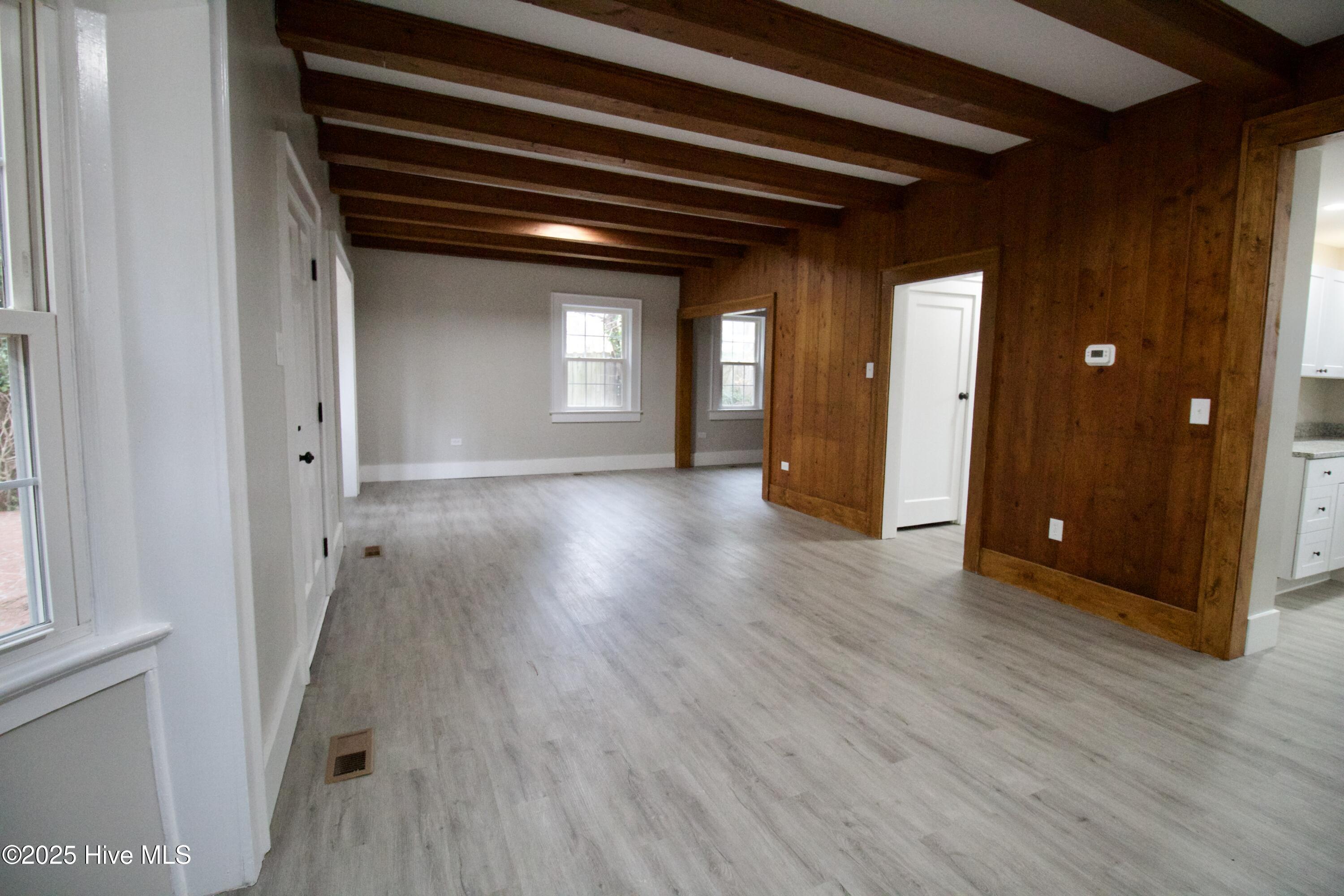 705 Bolling Road Property Photo 10