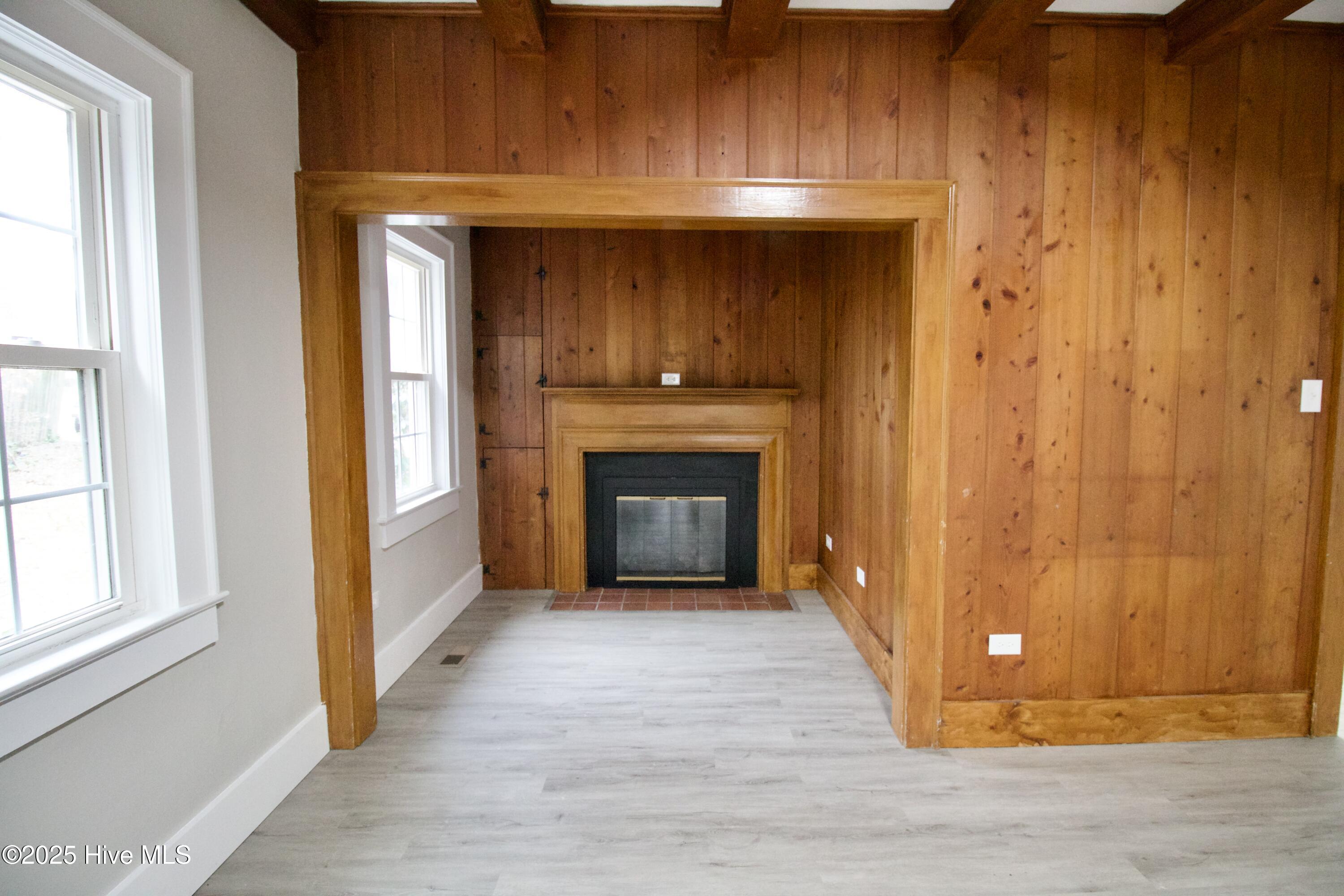 705 Bolling Road Property Photo 11