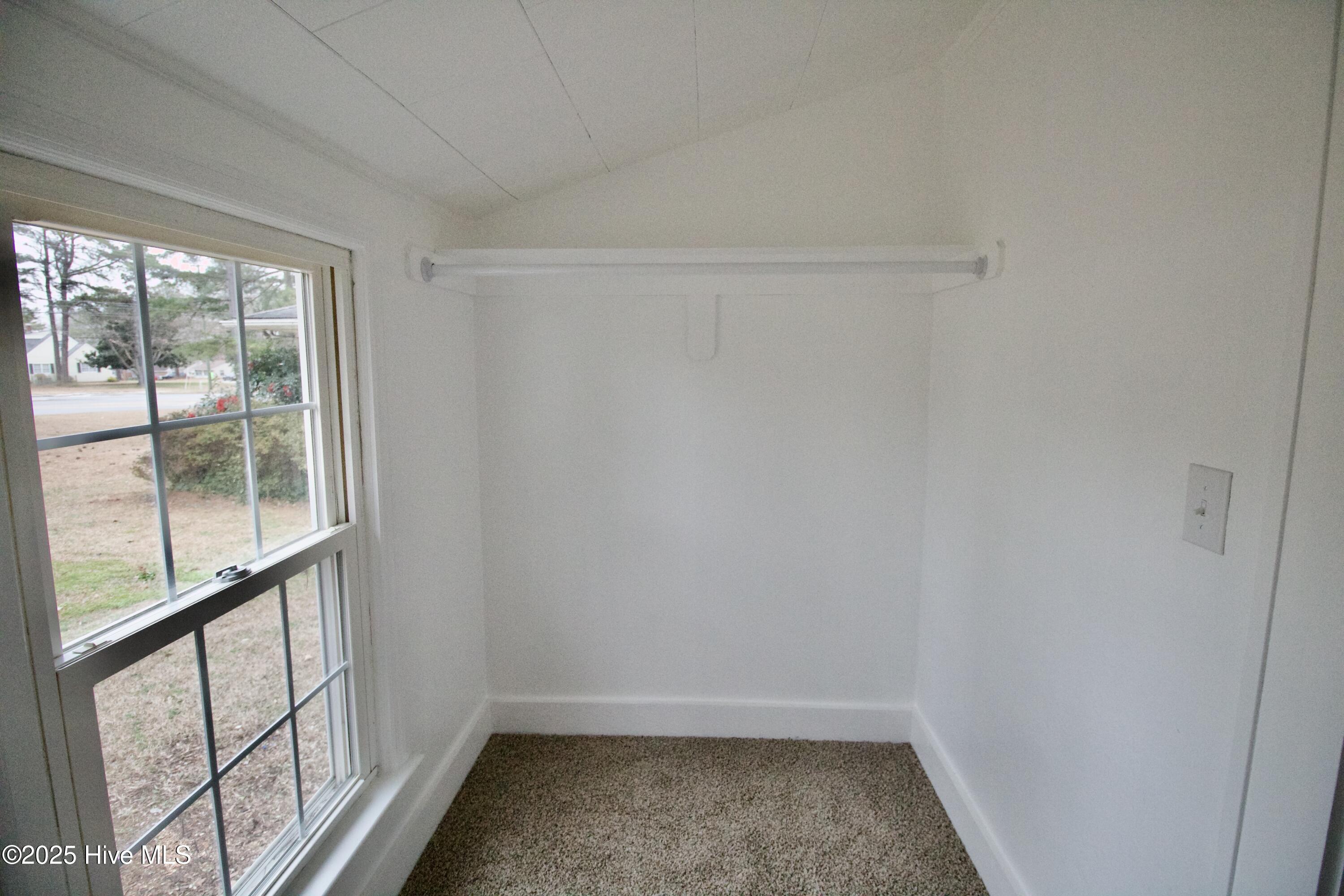 705 Bolling Road Property Photo 15