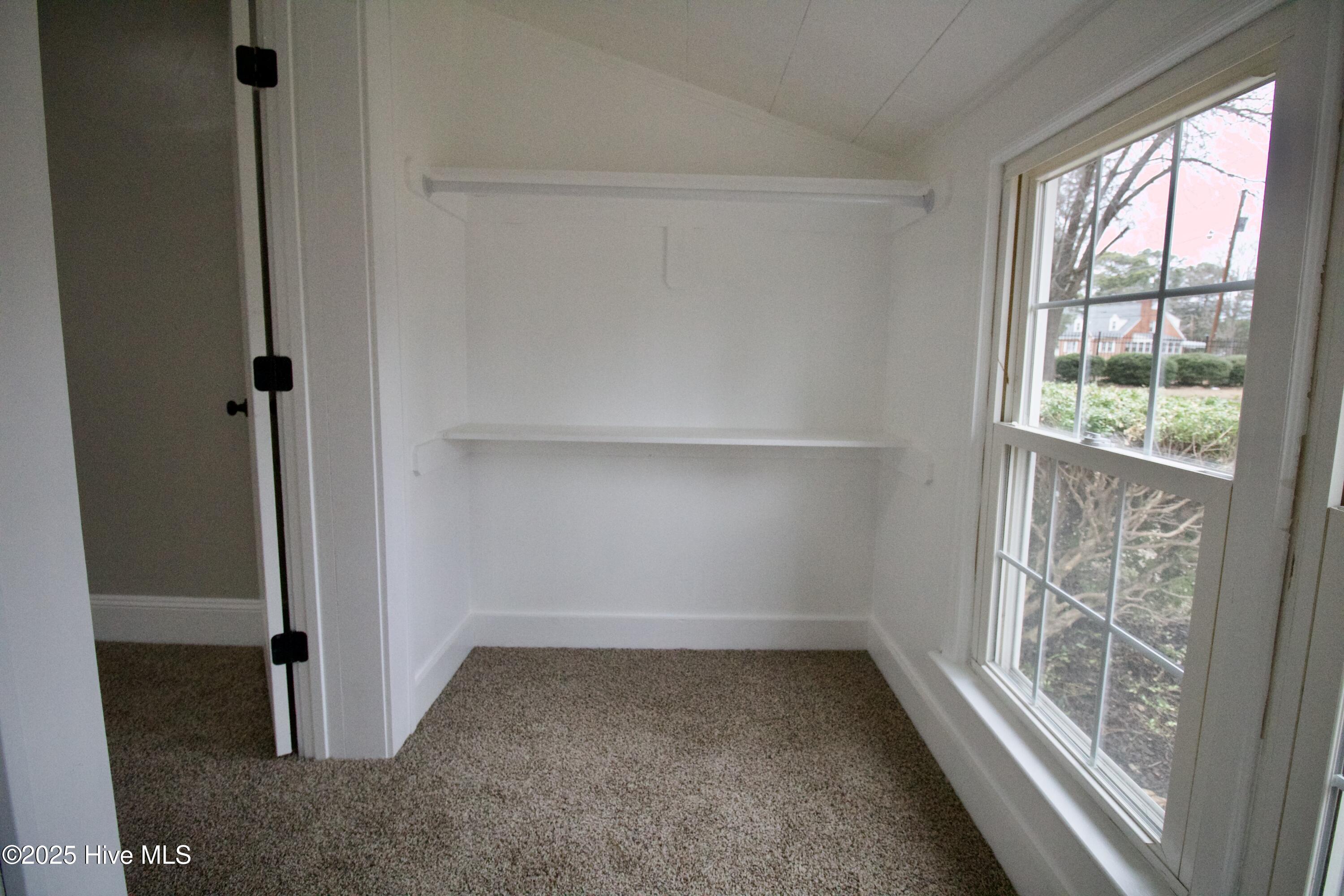 705 Bolling Road Property Photo 16