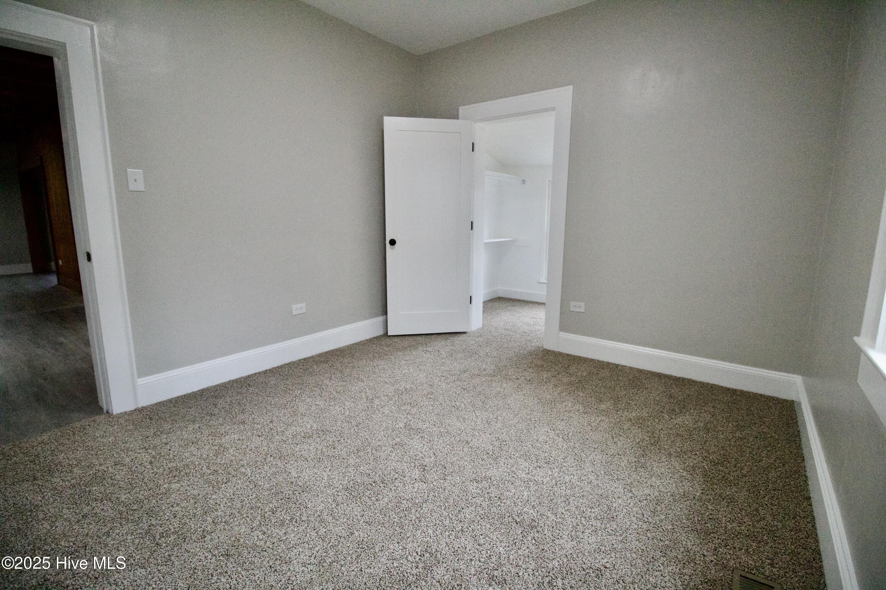 705 Bolling Road Property Photo 24