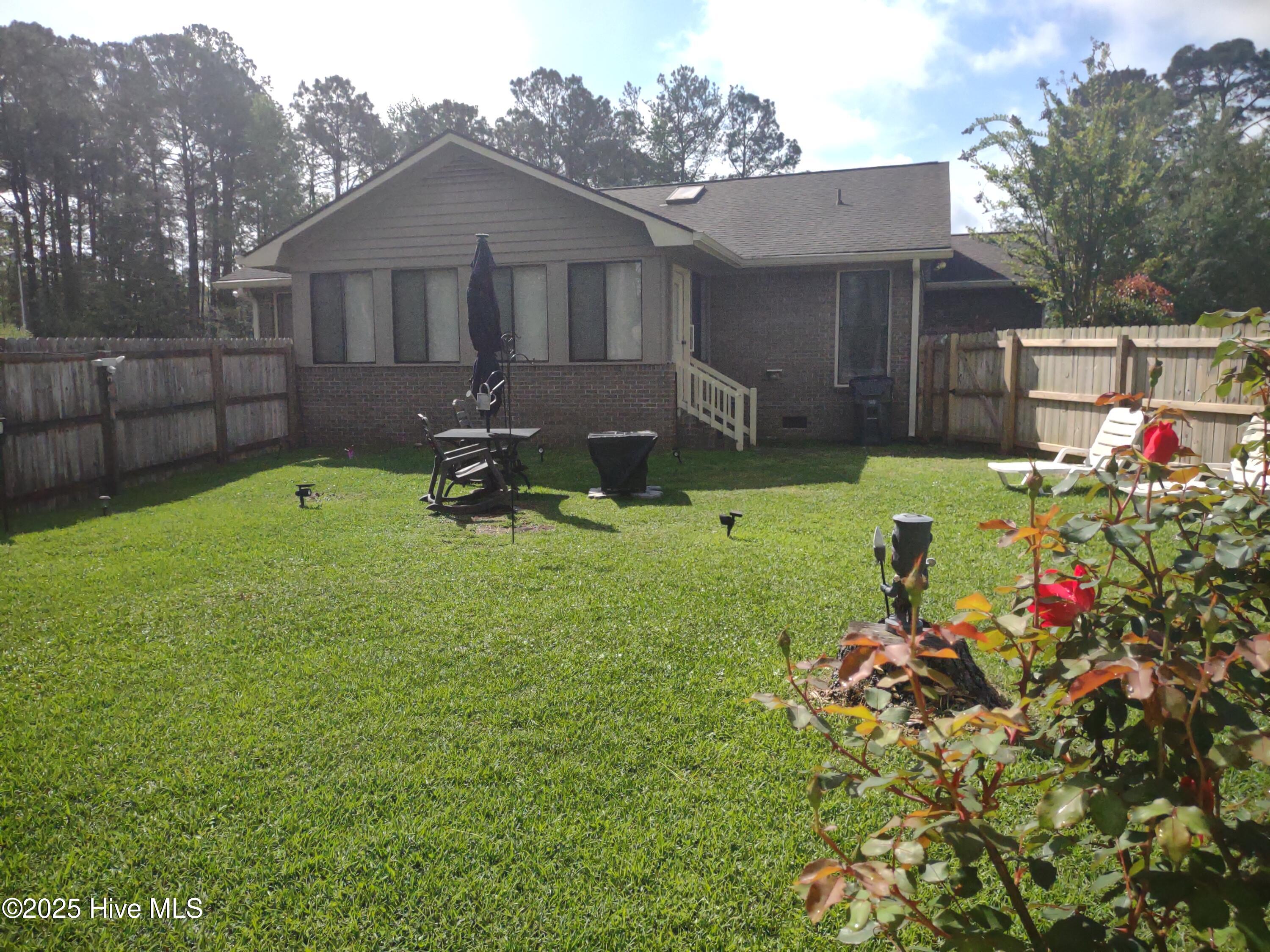 370 Boundaryline Drive Property Photo 5