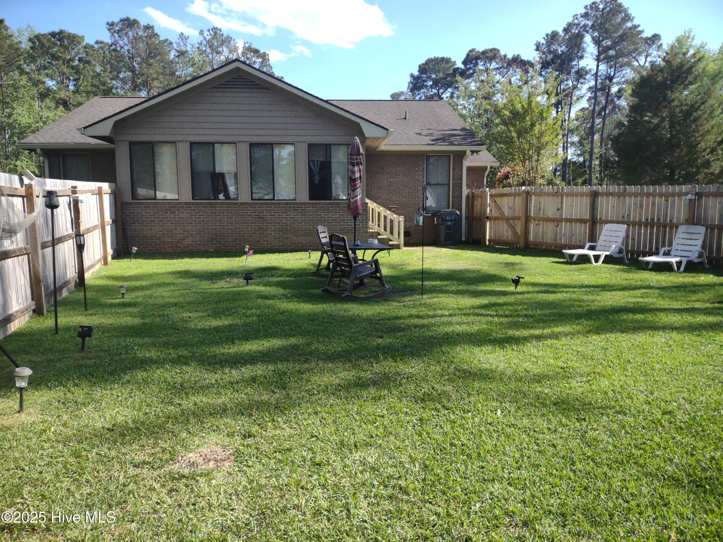370 Boundaryline Drive Property Photo 7