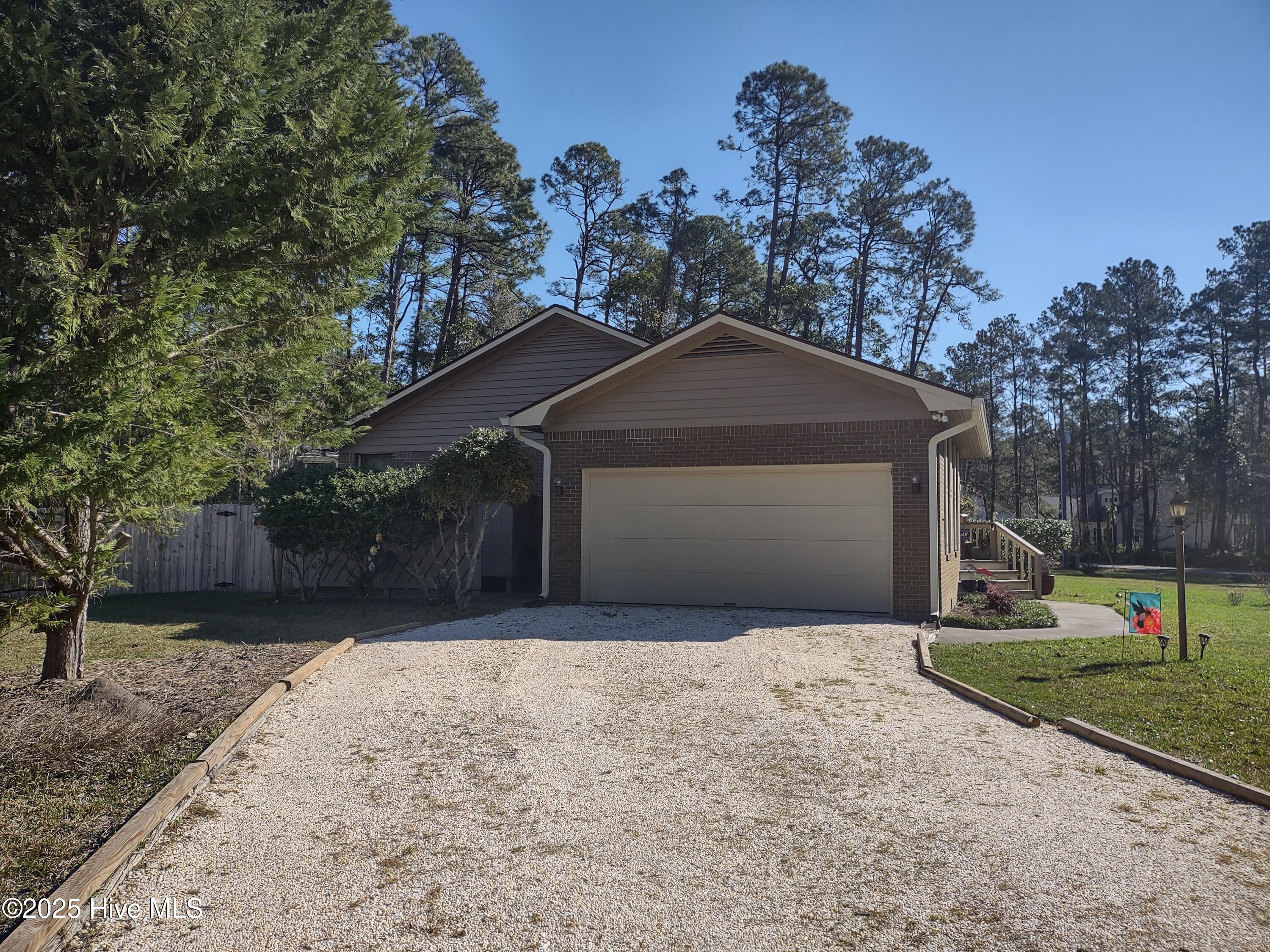 370 Boundaryline Drive Property Photo 18