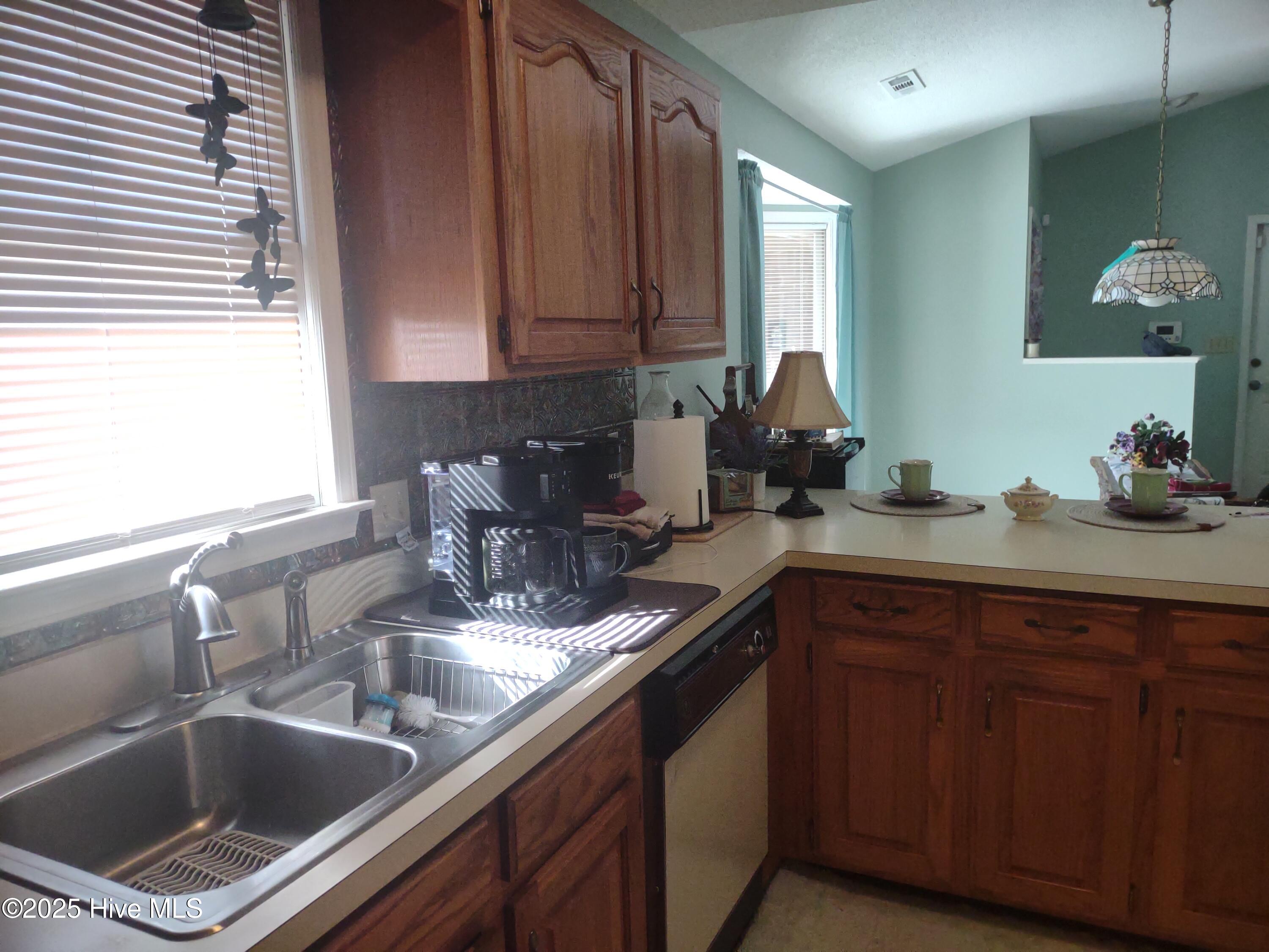 370 Boundaryline Drive Property Photo 27