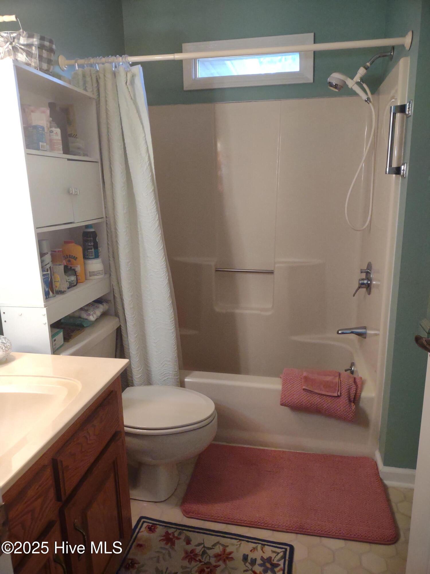 370 Boundaryline Drive Property Photo 38