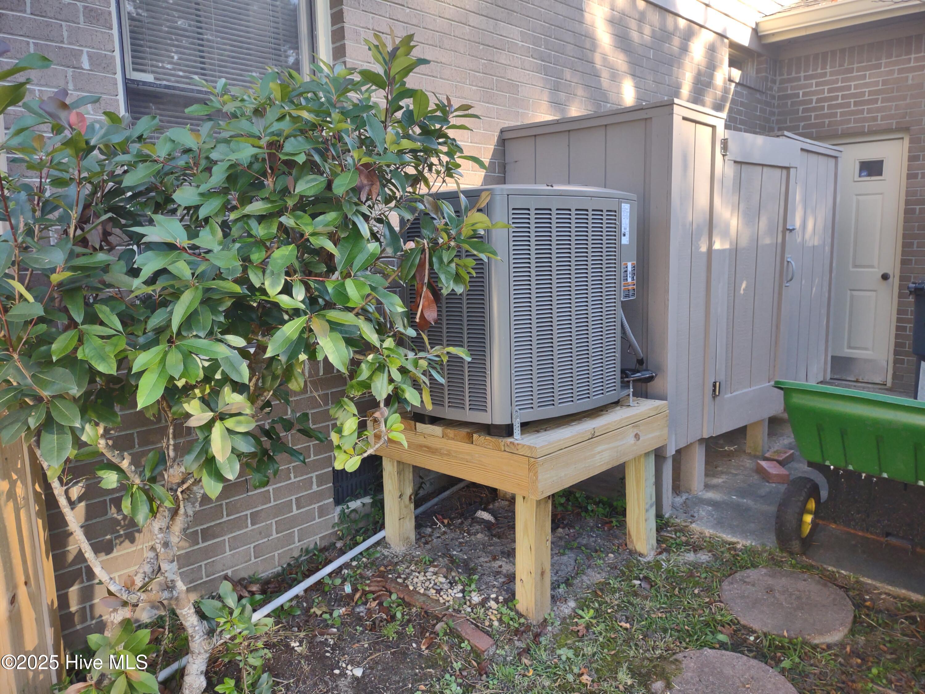 370 Boundaryline Drive Property Photo 48